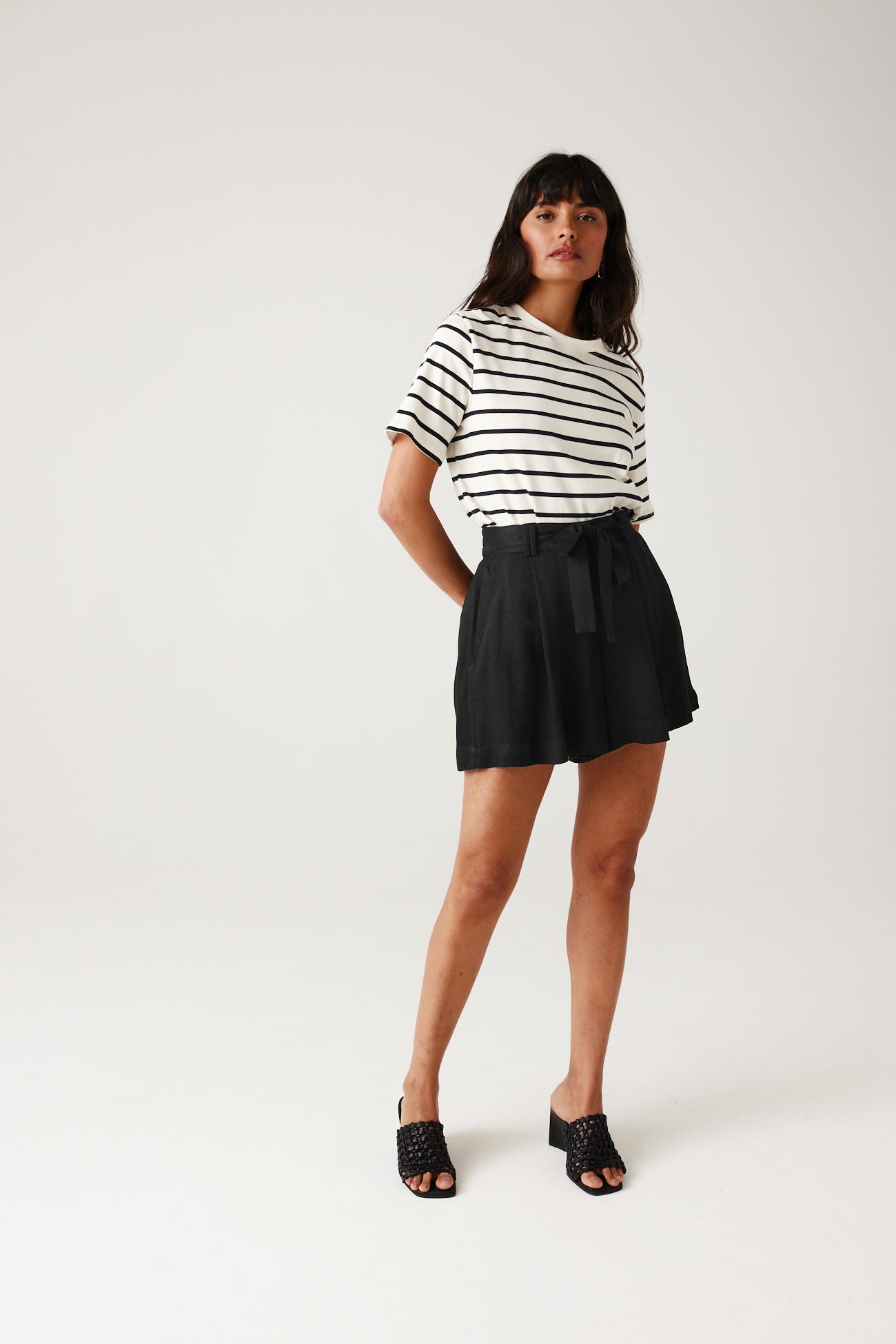 Shorts + cintura a tinta unita