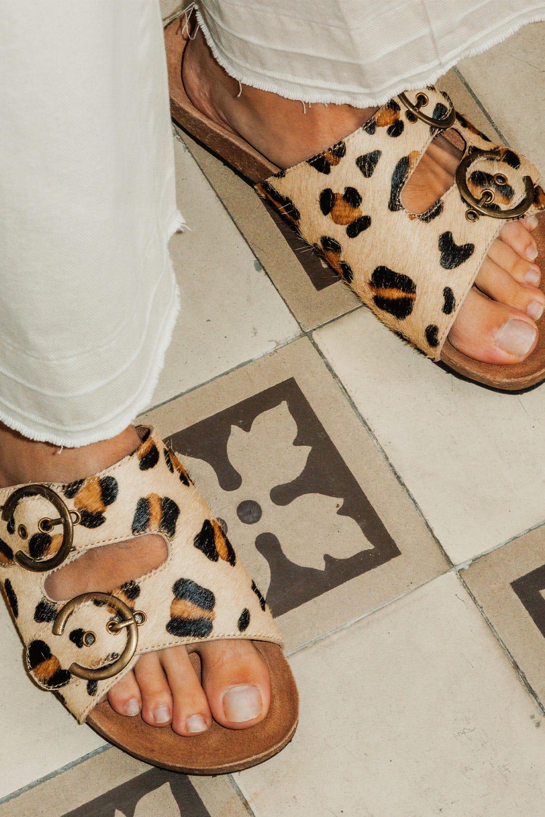 Sandali in pelle leopardata