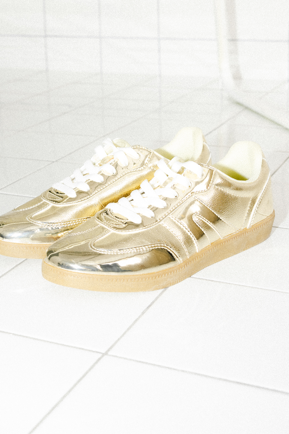 Baskets effet métal doré Femme