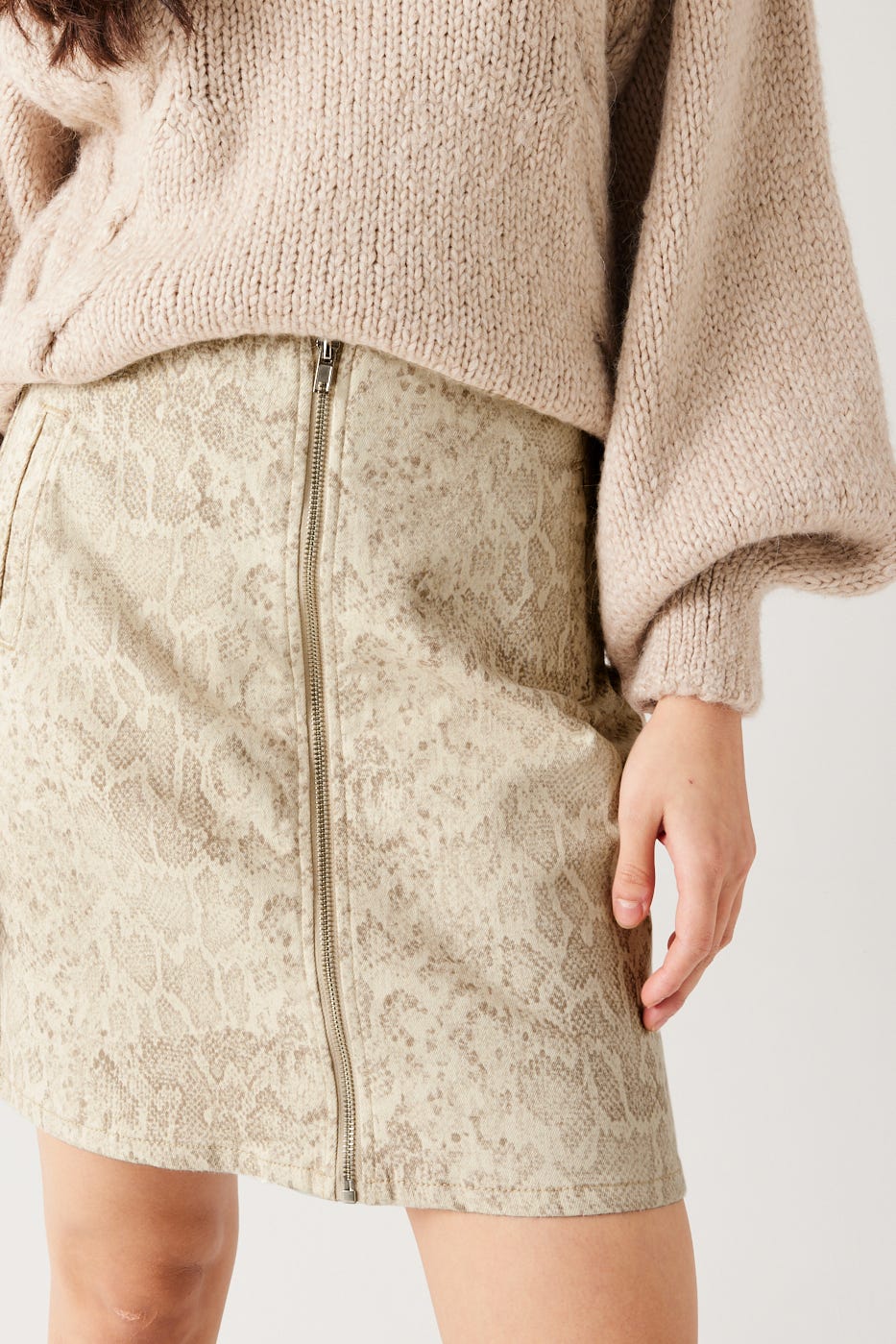 Minigonna con stampa pitonata