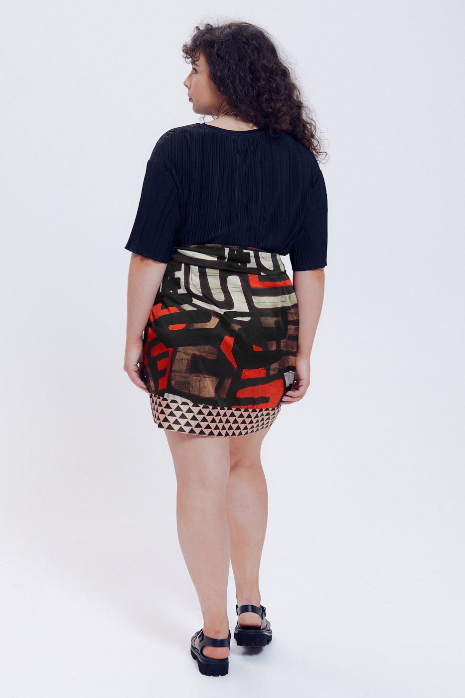Short crossover skirt