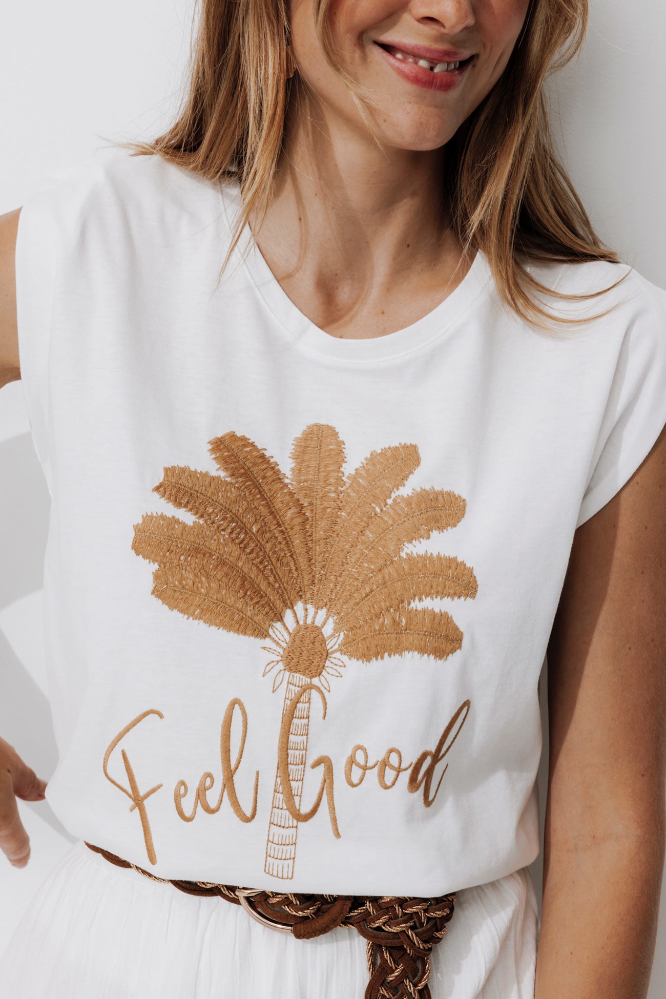 T-shirt brodé Femme