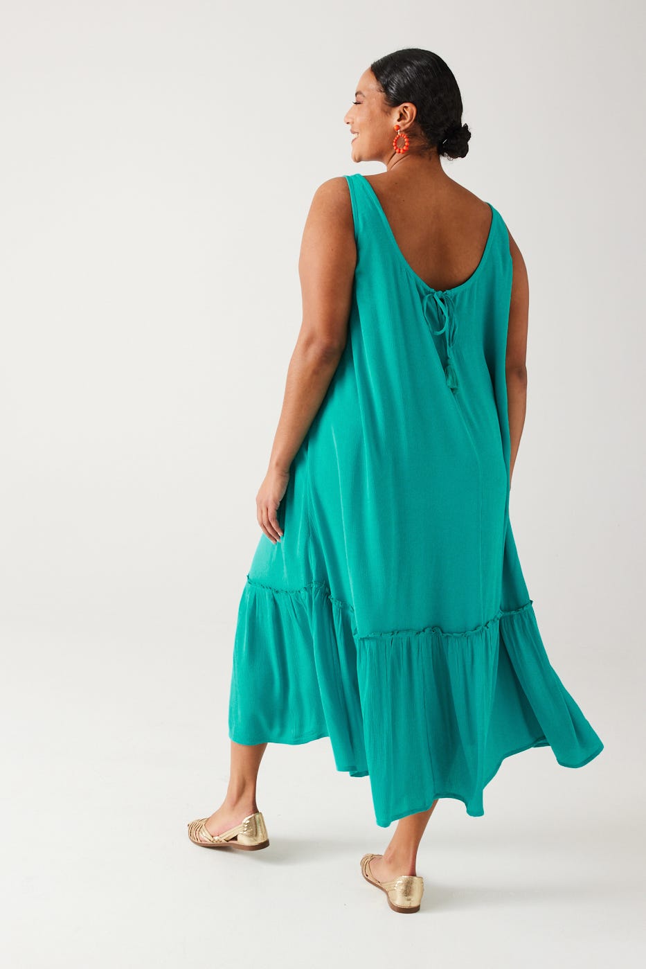 Langes ausgestelltes Kleid