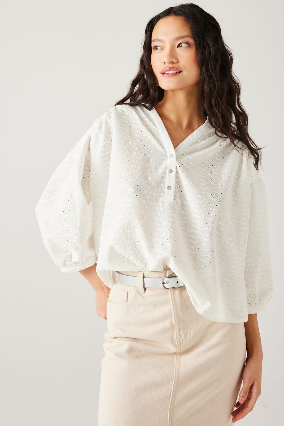 Blusa con ricamo inglese