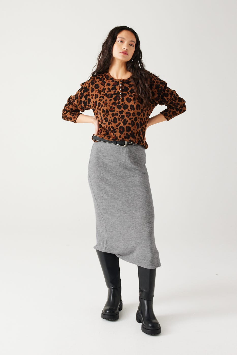 Midi knit skirt