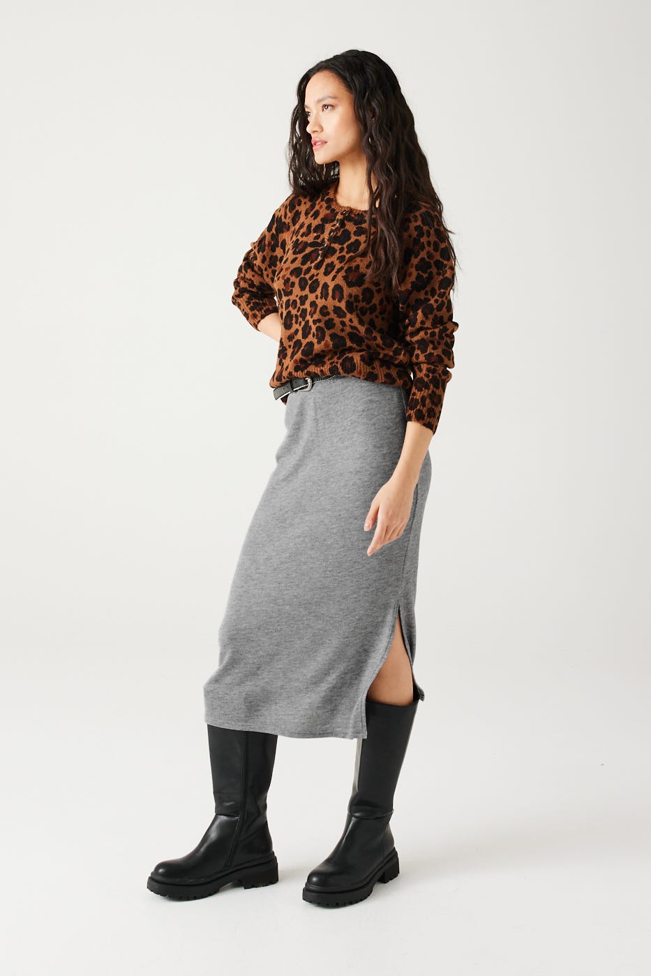 Midi knit skirt