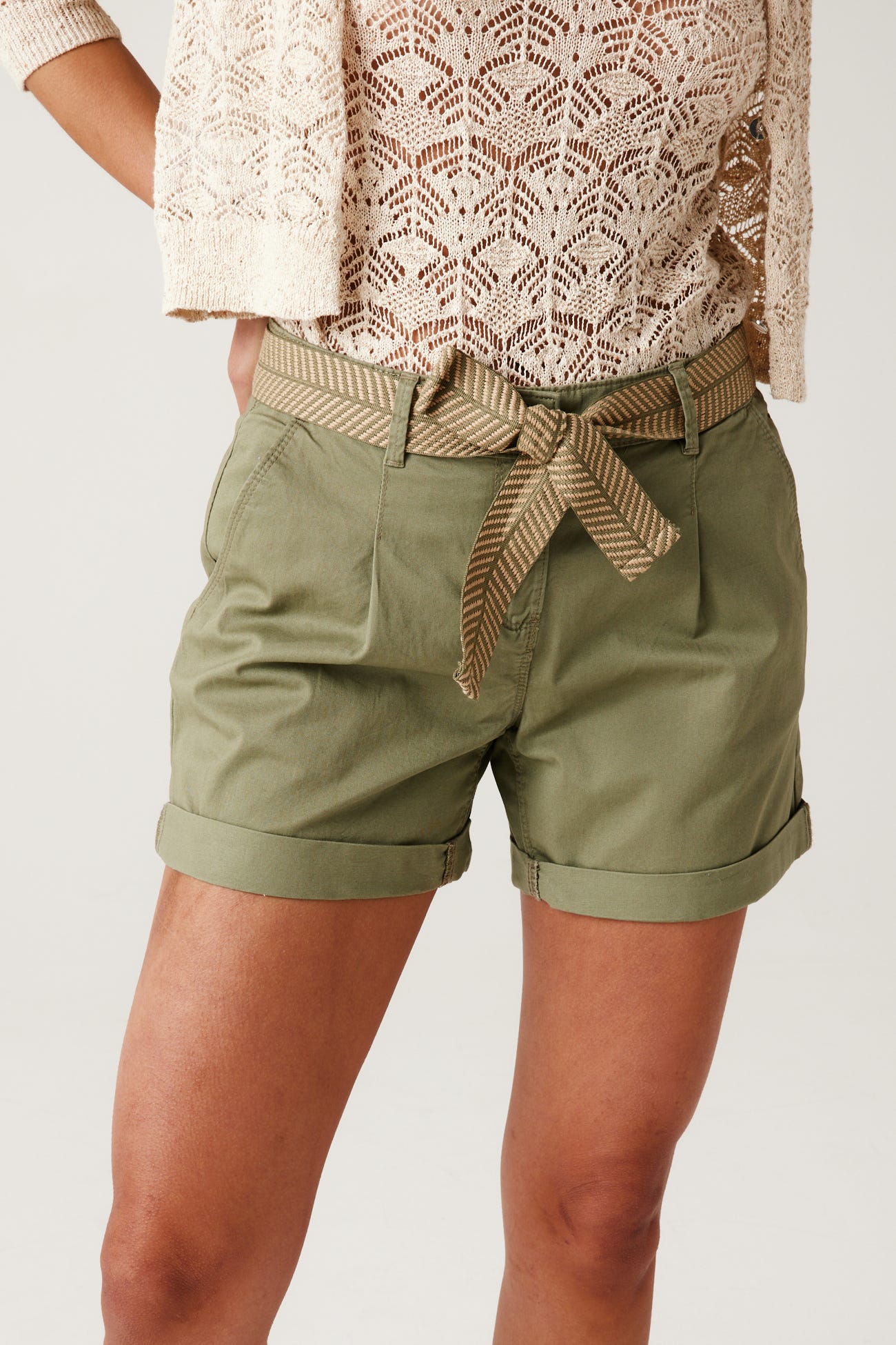 Belted pleated shorts