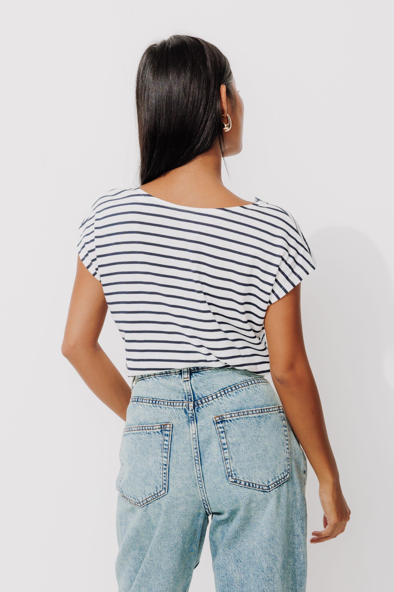 T-shirt con inserto in pizzo