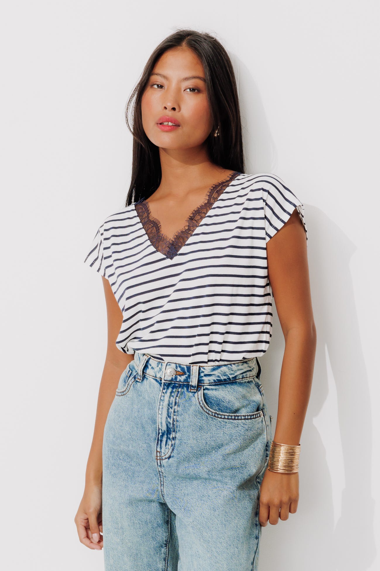 T-shirt con inserto in pizzo