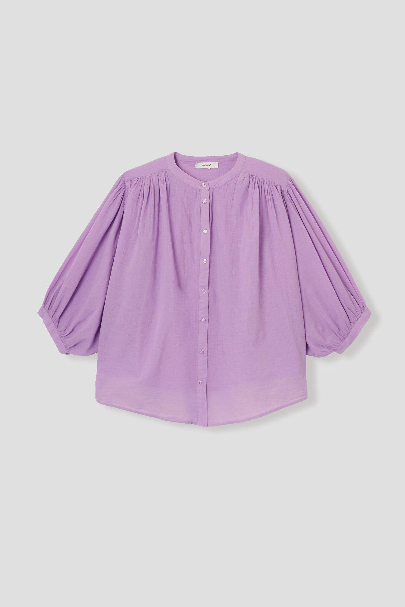 Puff-sleeved shirt