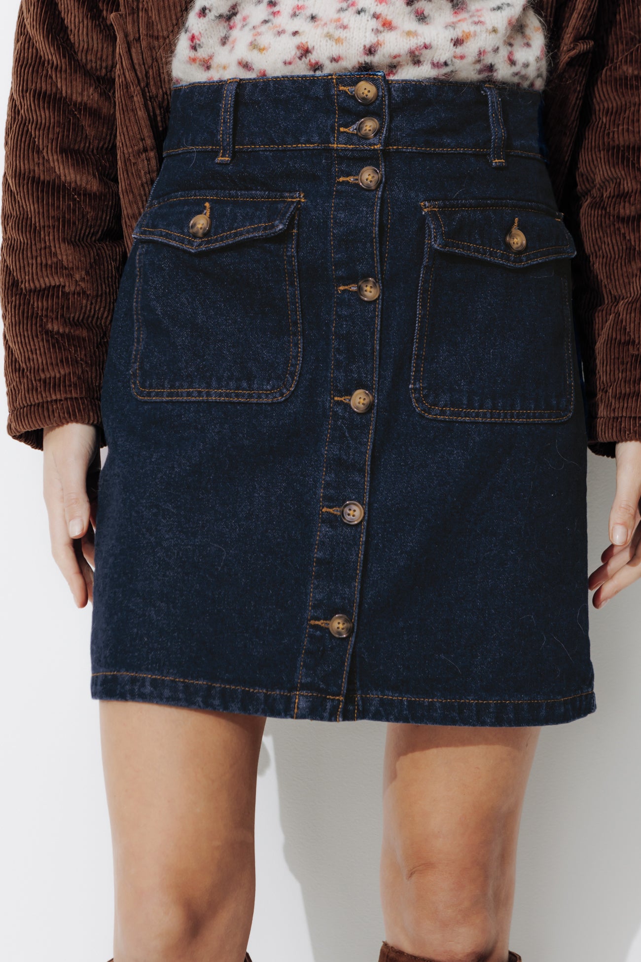 Gonna in denim con bottoni