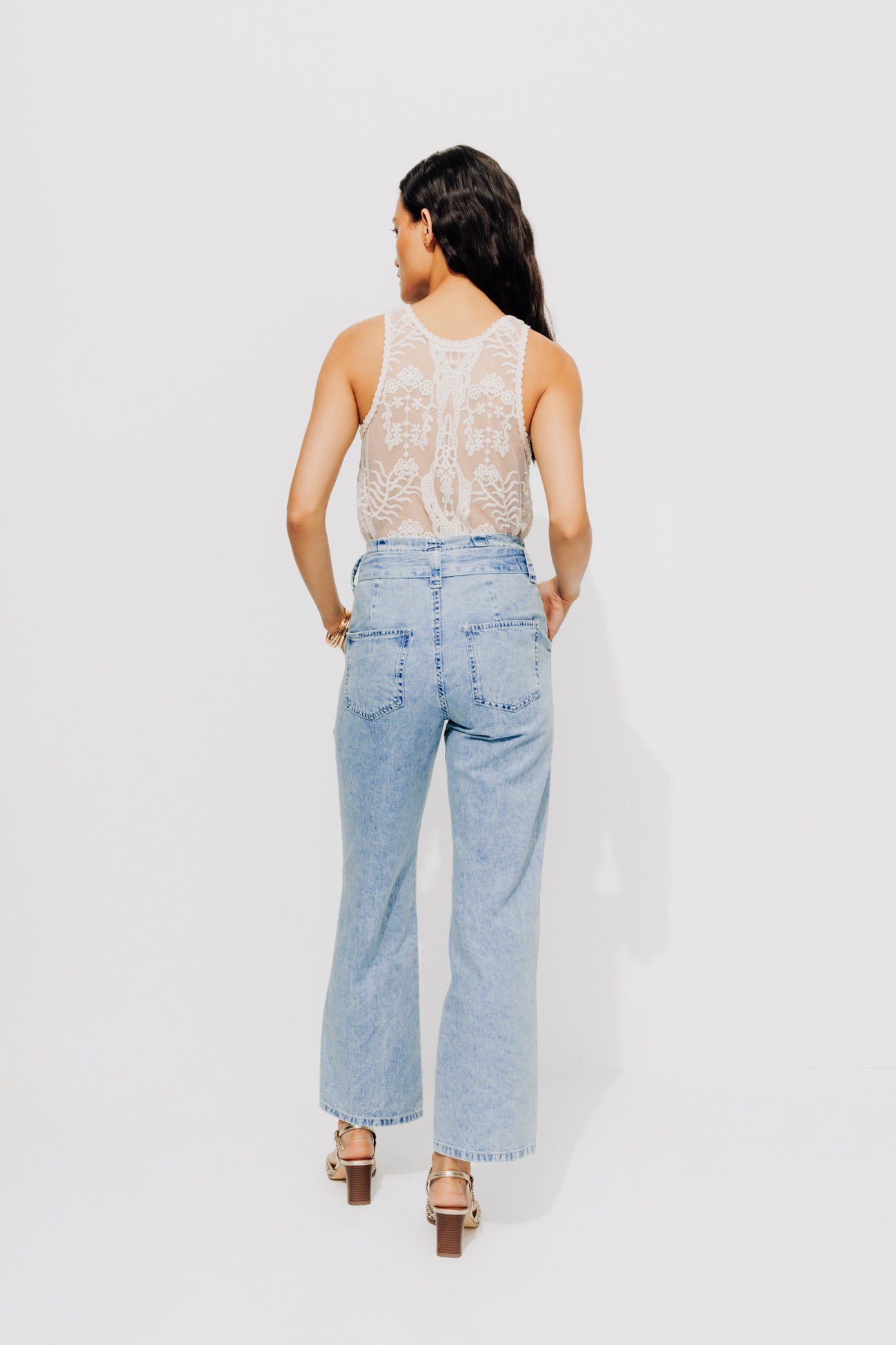 High-waist jeans
