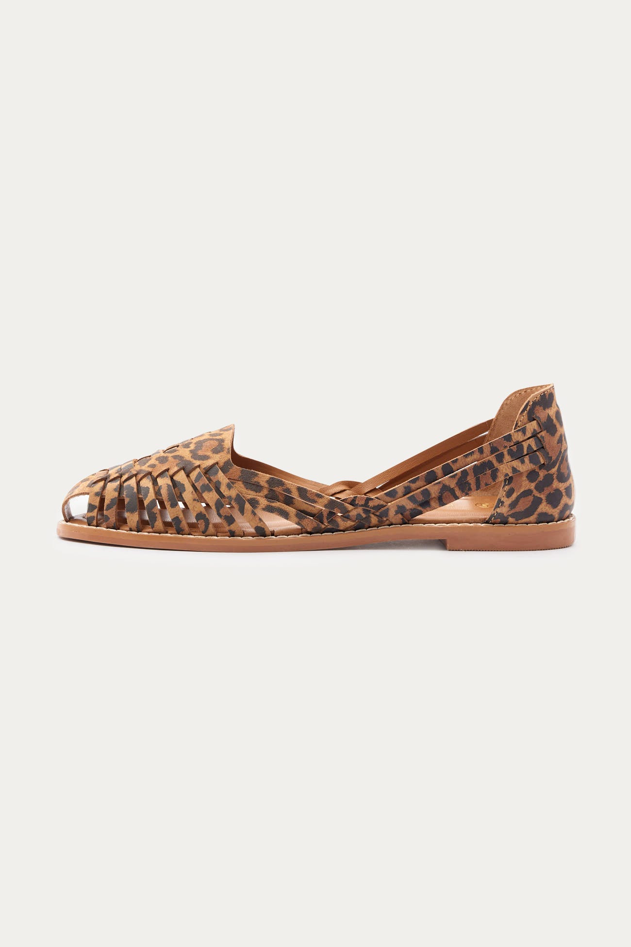 Flat leather sandals