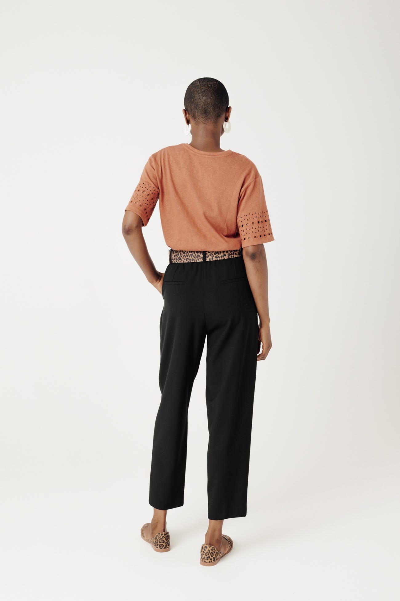 Pantalón carrot talle alto