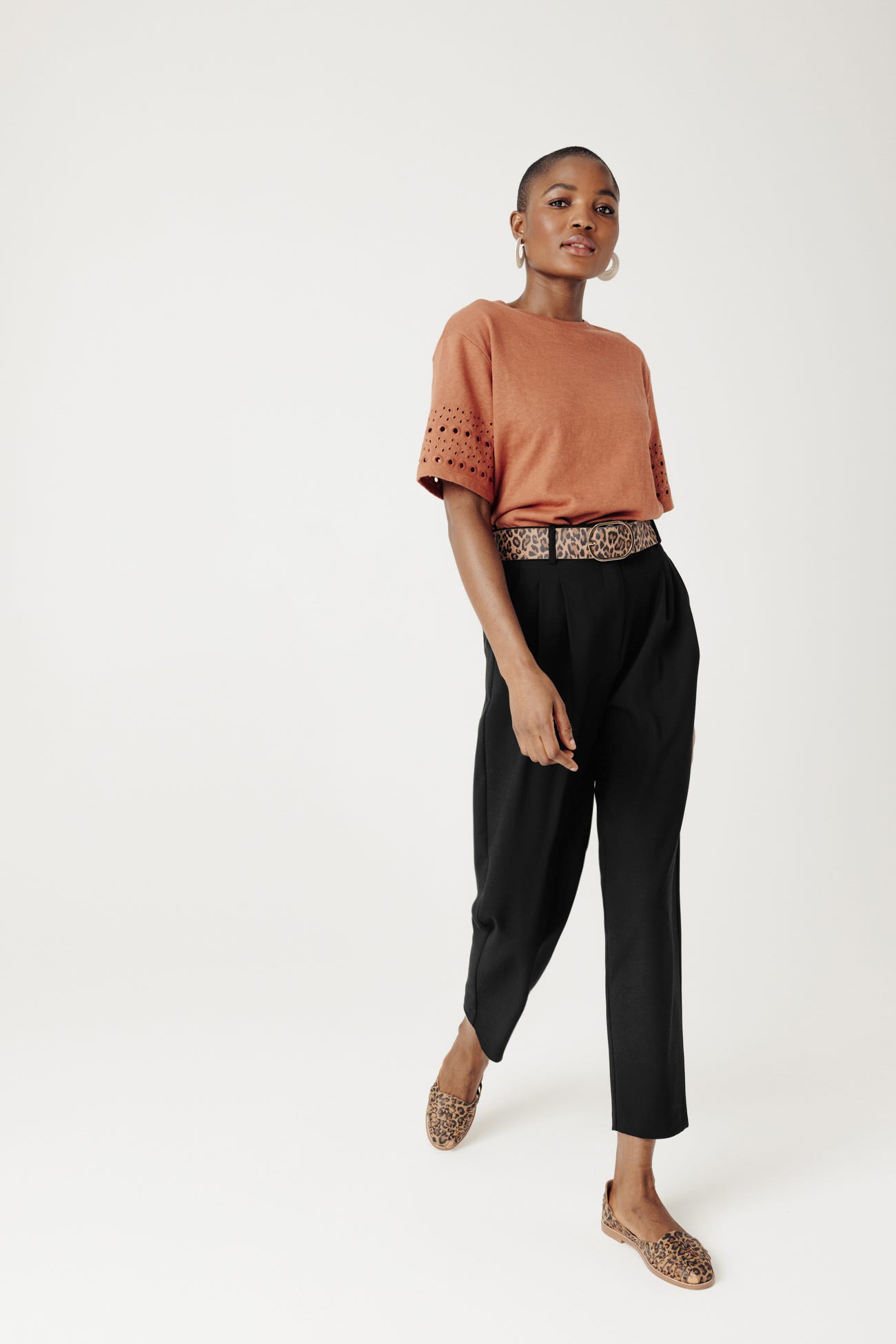 Pantalón carrot talle alto