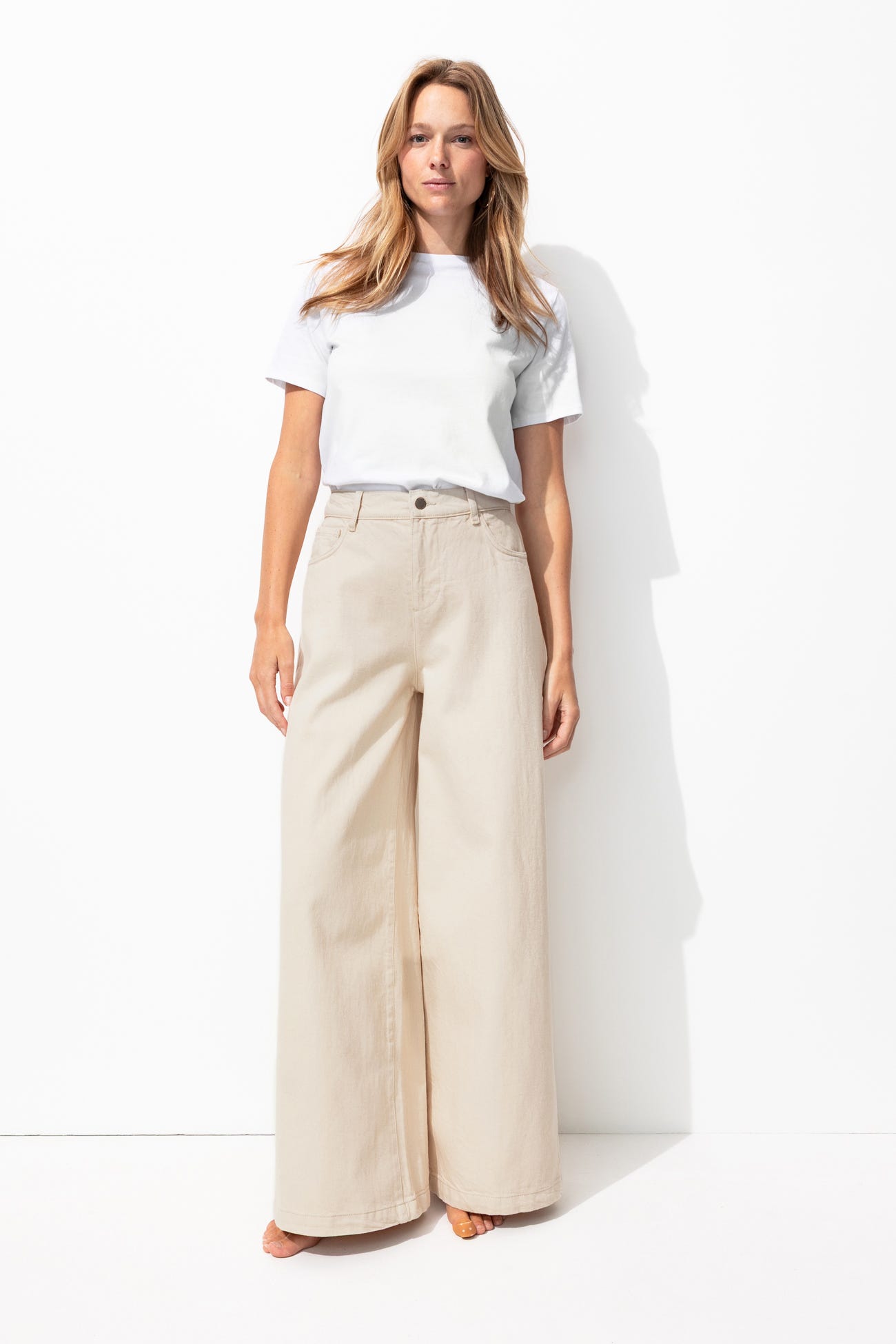 High-waist wideleg jeans