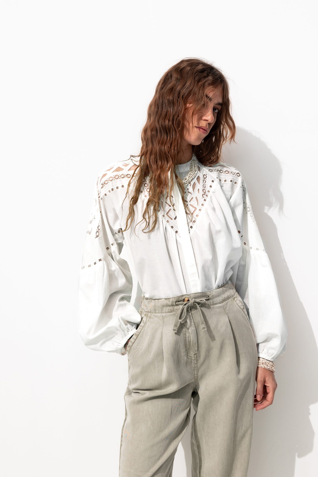 Blouse brodée Femme