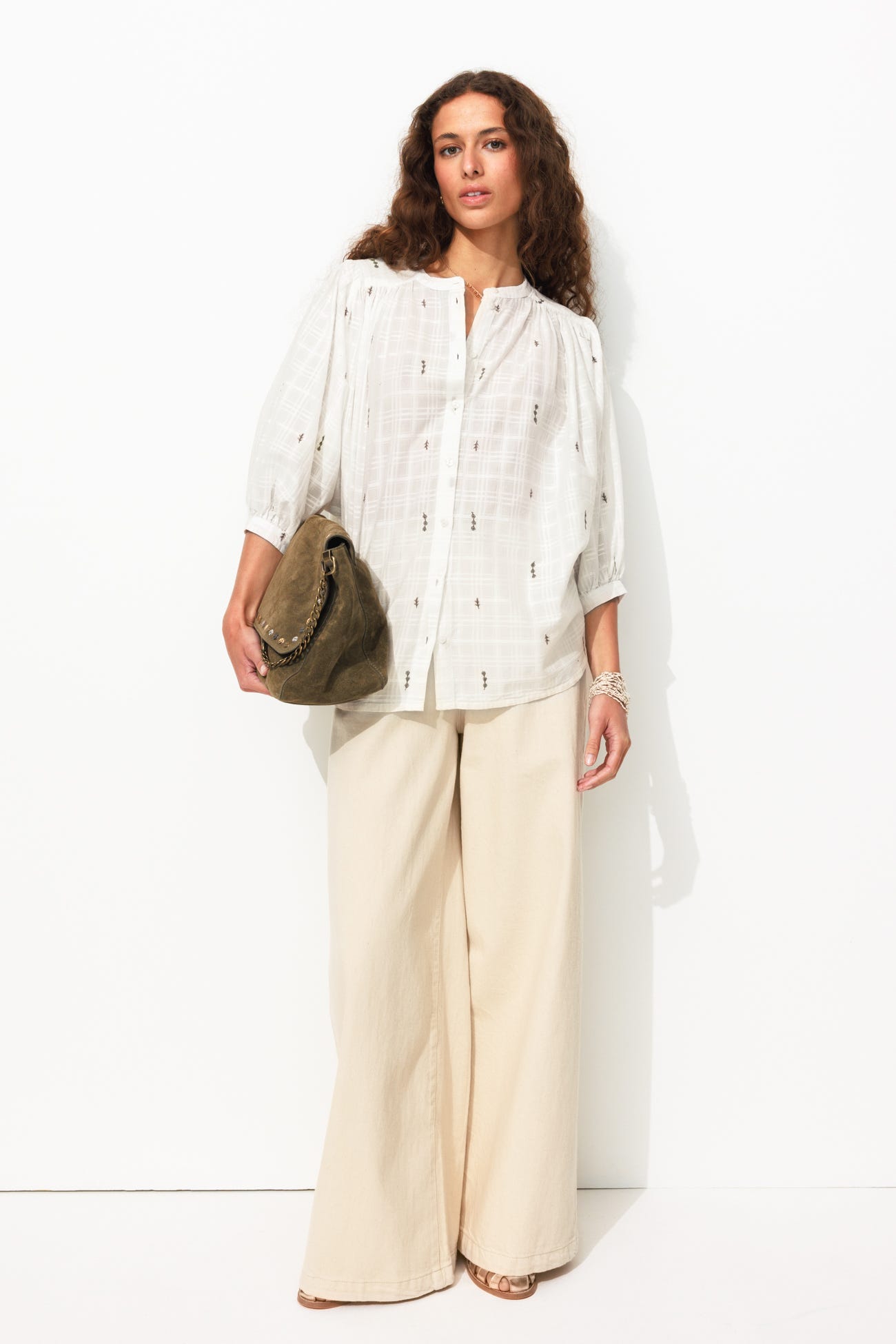 Chemise brodée manches ballon