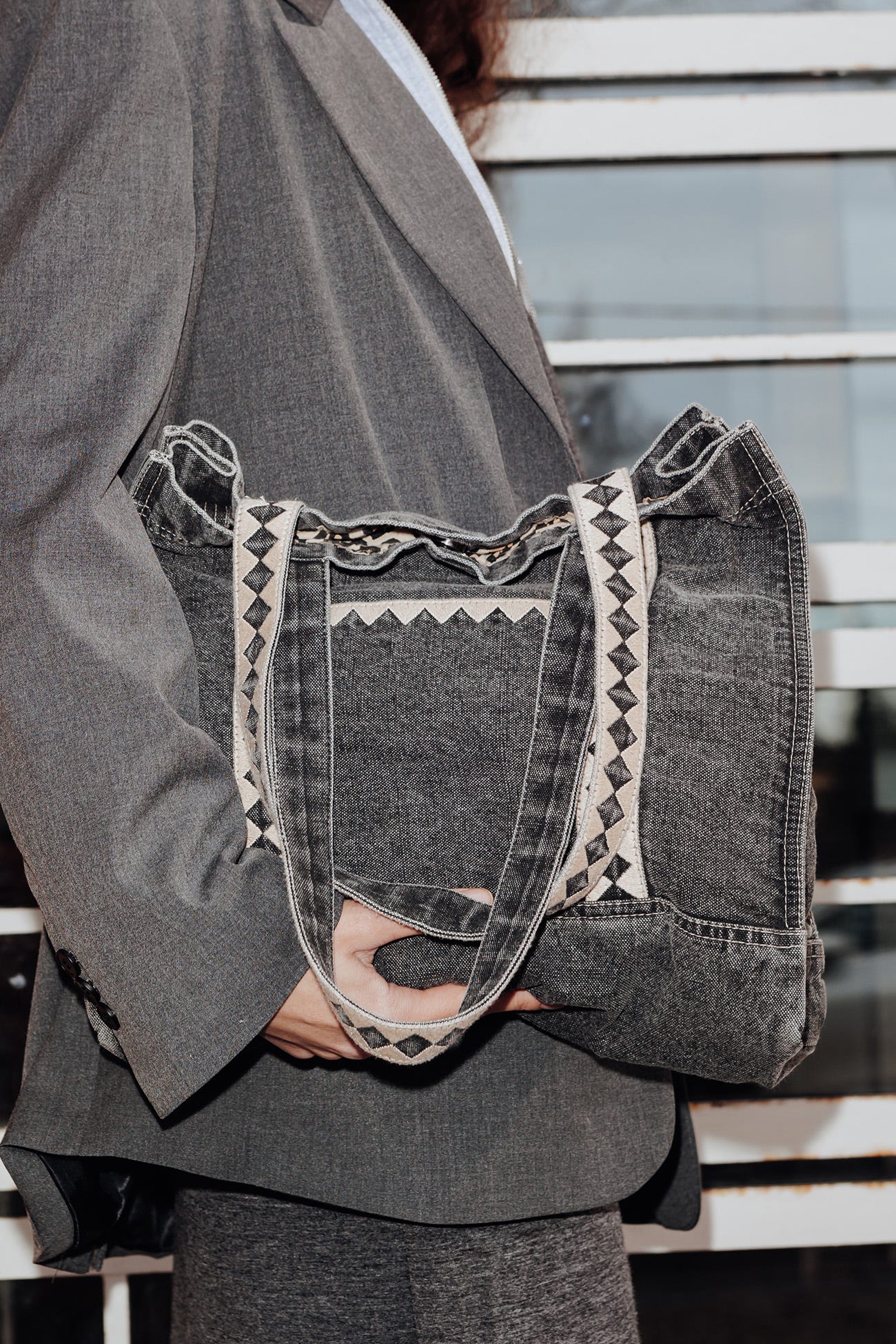 Tote-bag en jean brodé