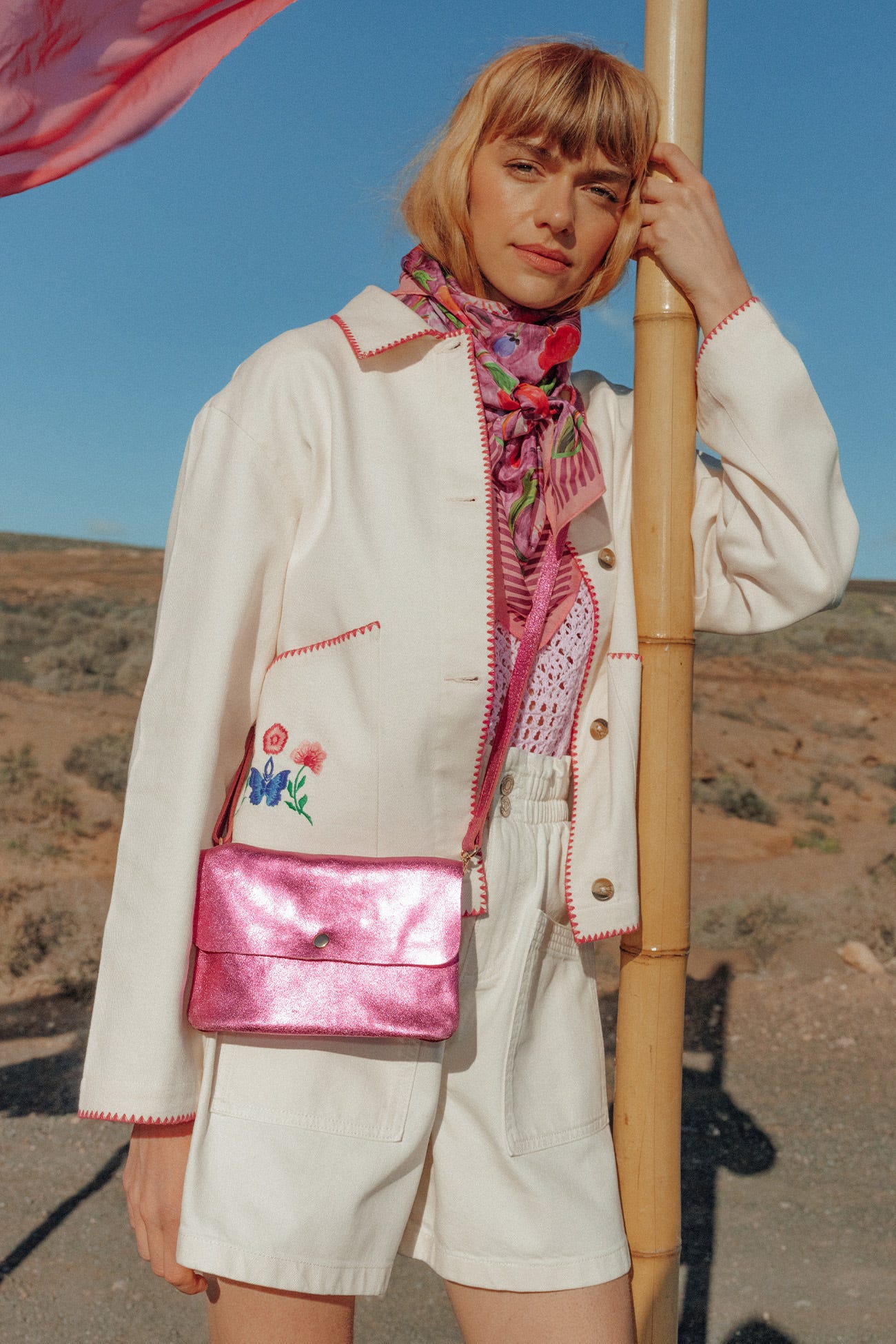 Schimmernde Ledertasche