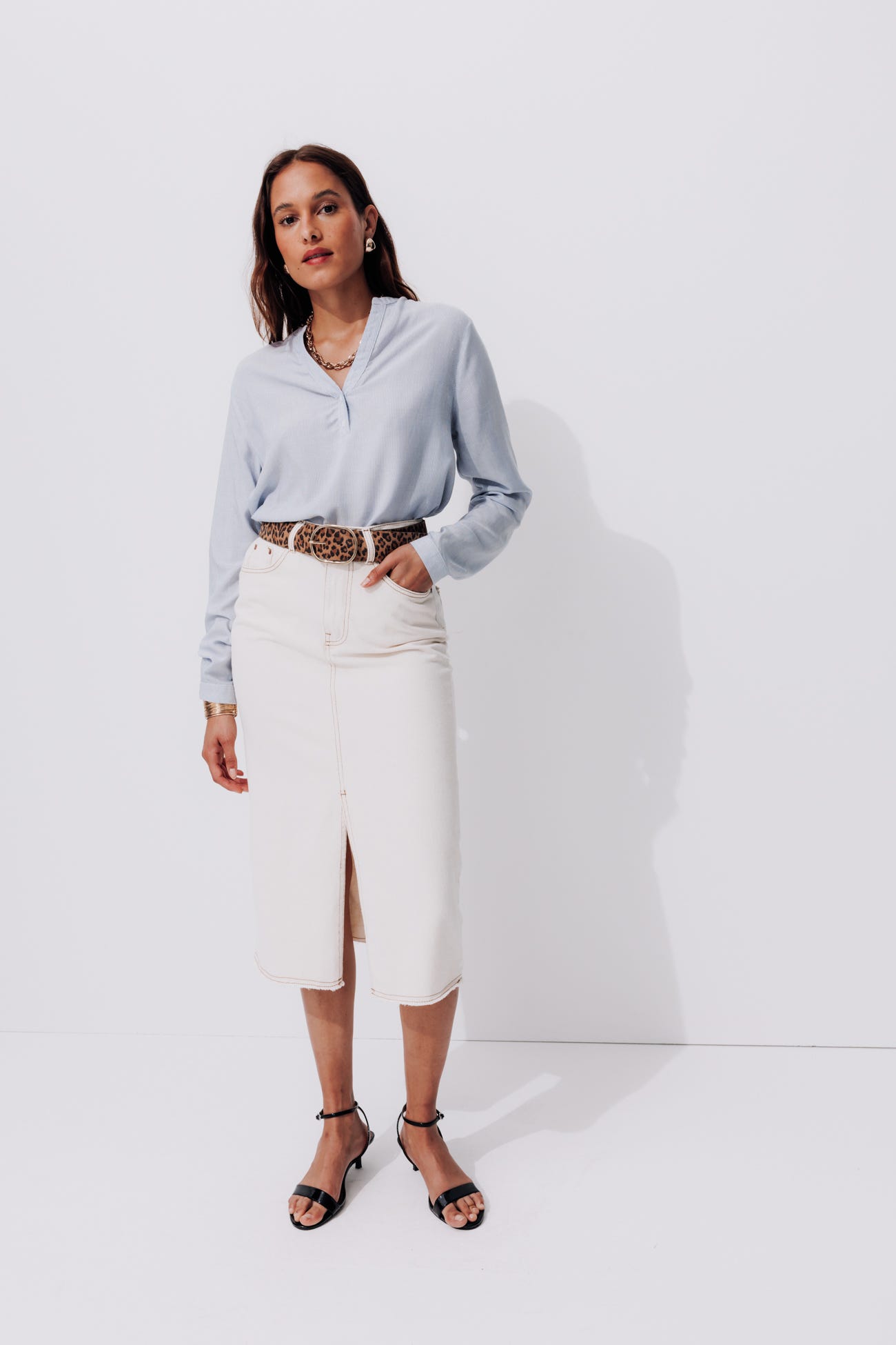 Blusa con collo alla tunisina