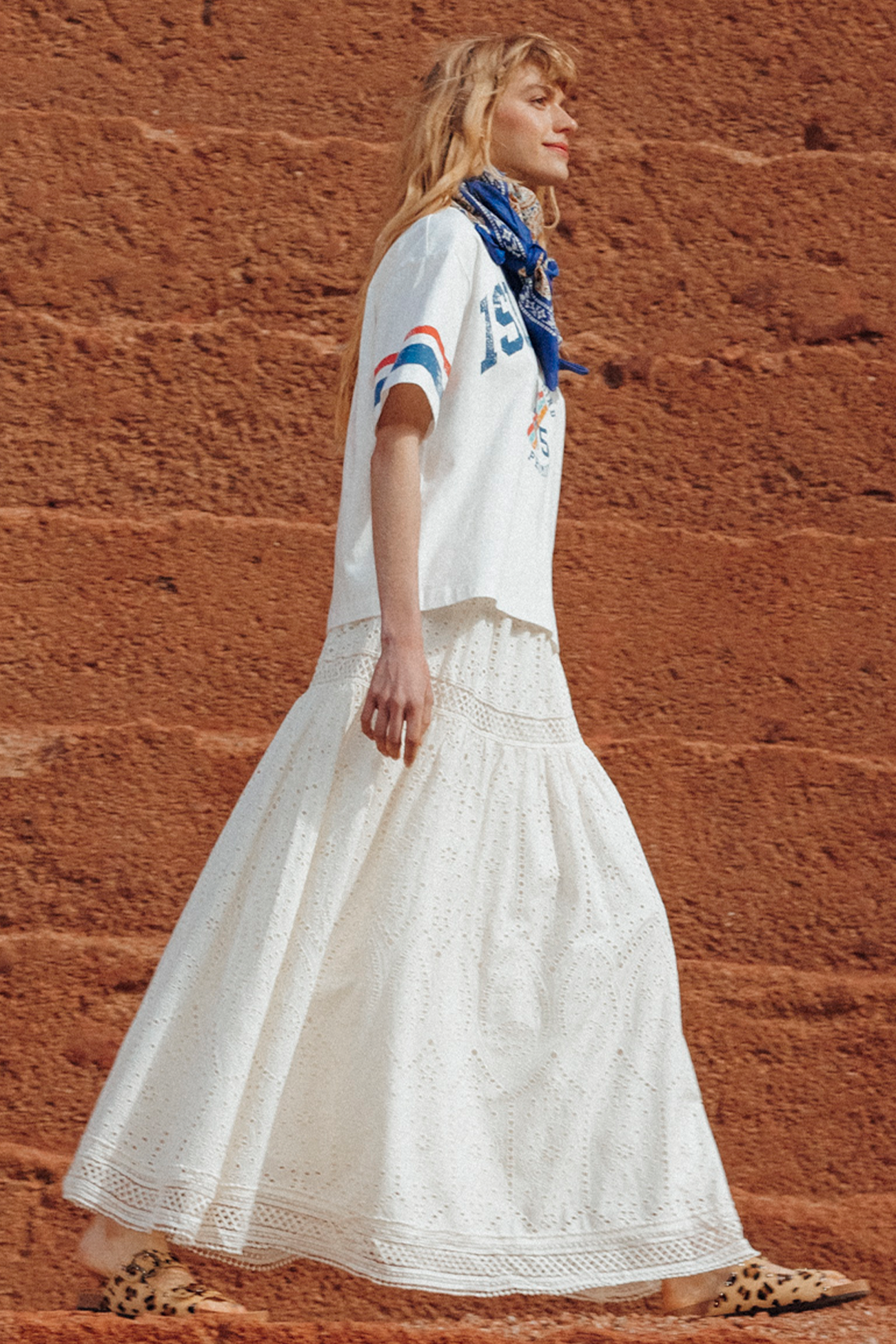 Spódnica z haftem angielskim