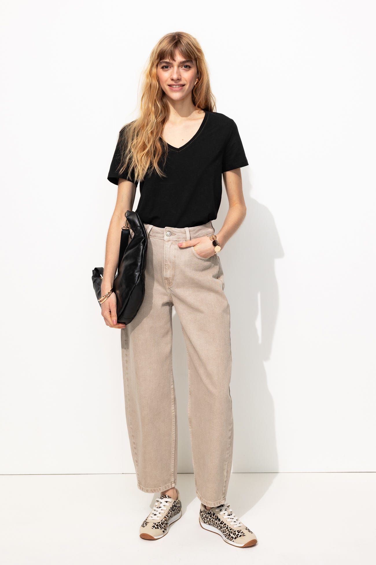 T-shirt con scollo a V