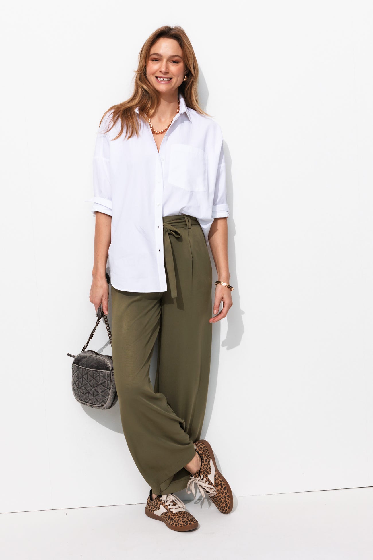Pantaloni larghi a vita alta