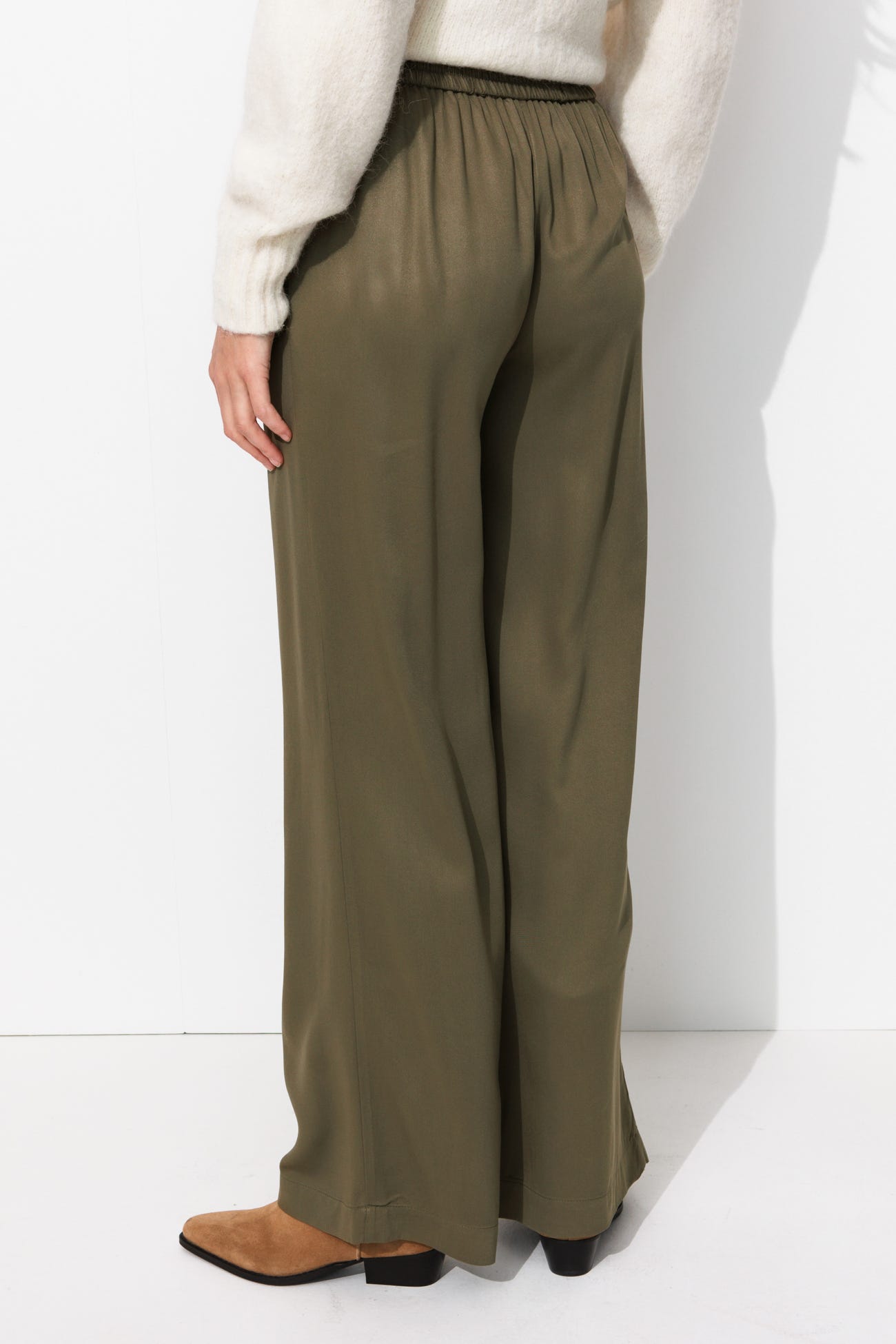 Long wideleg trousers