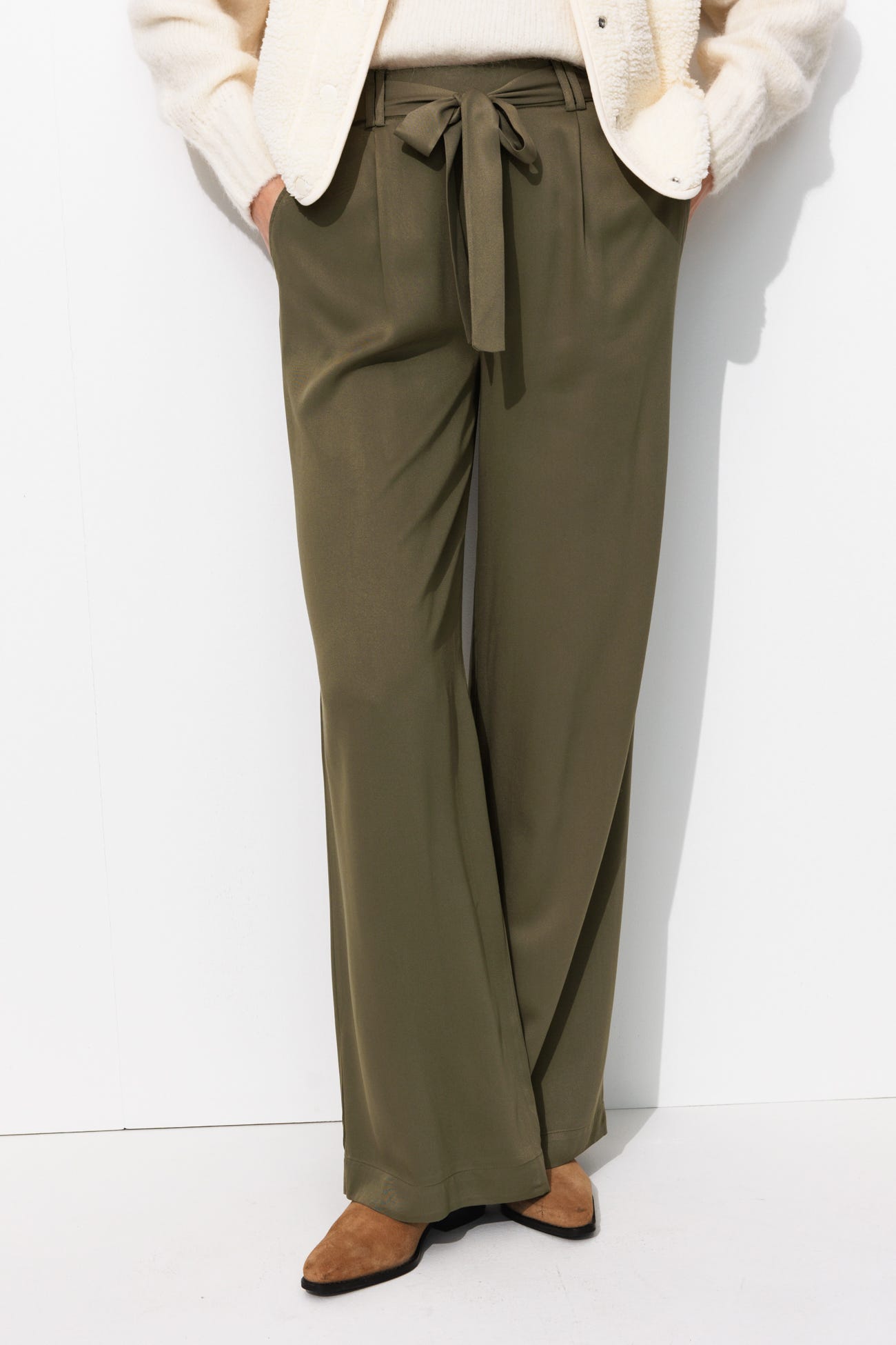 Long wideleg trousers