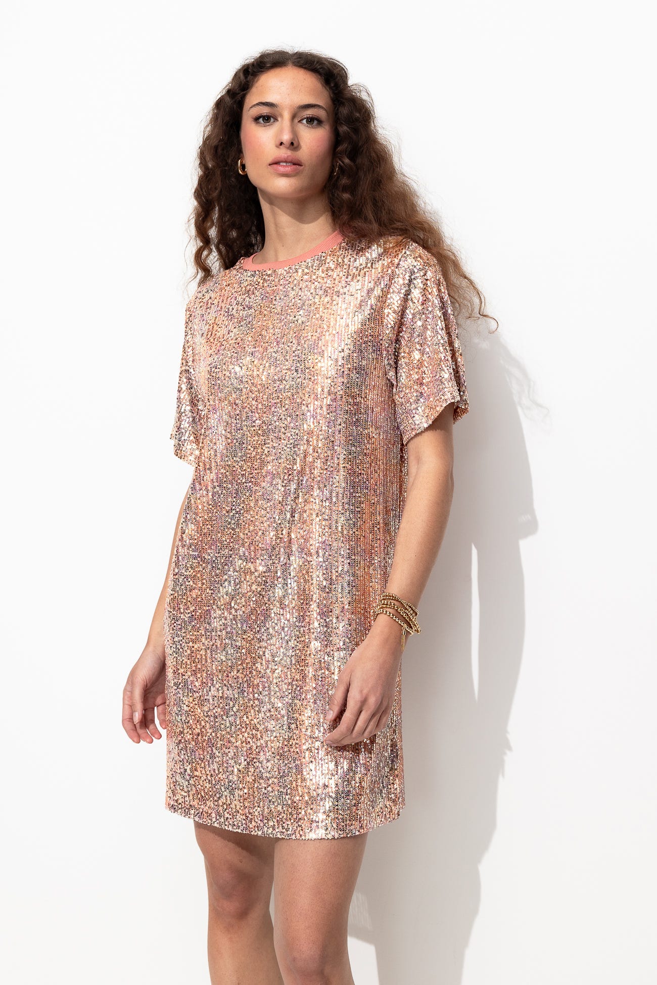 Abito corto con paillettes