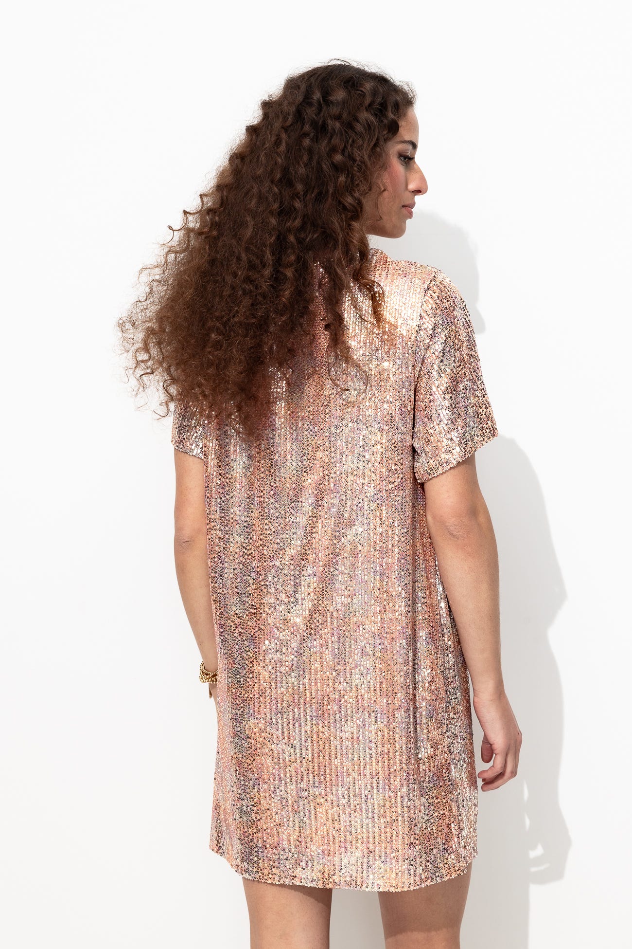 Abito corto con paillettes