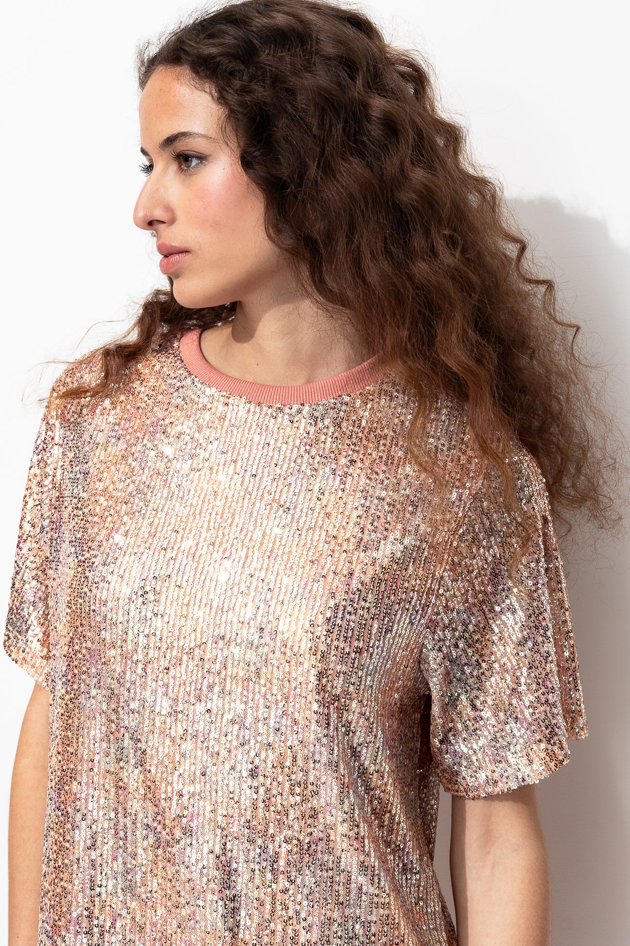 Abito corto con paillettes