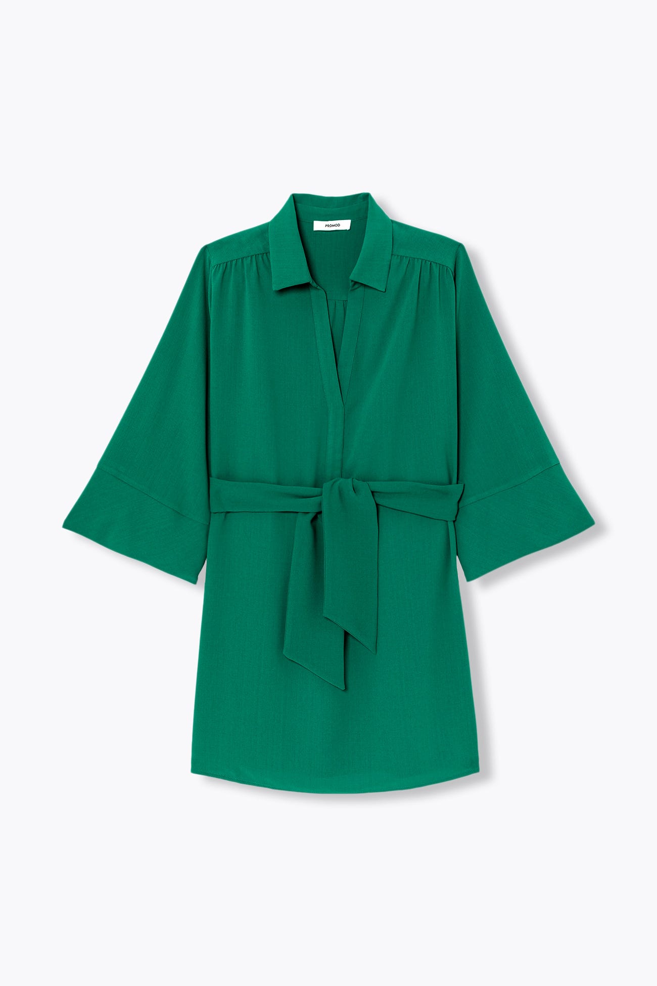 Kurzes Kleid mit Gürtel