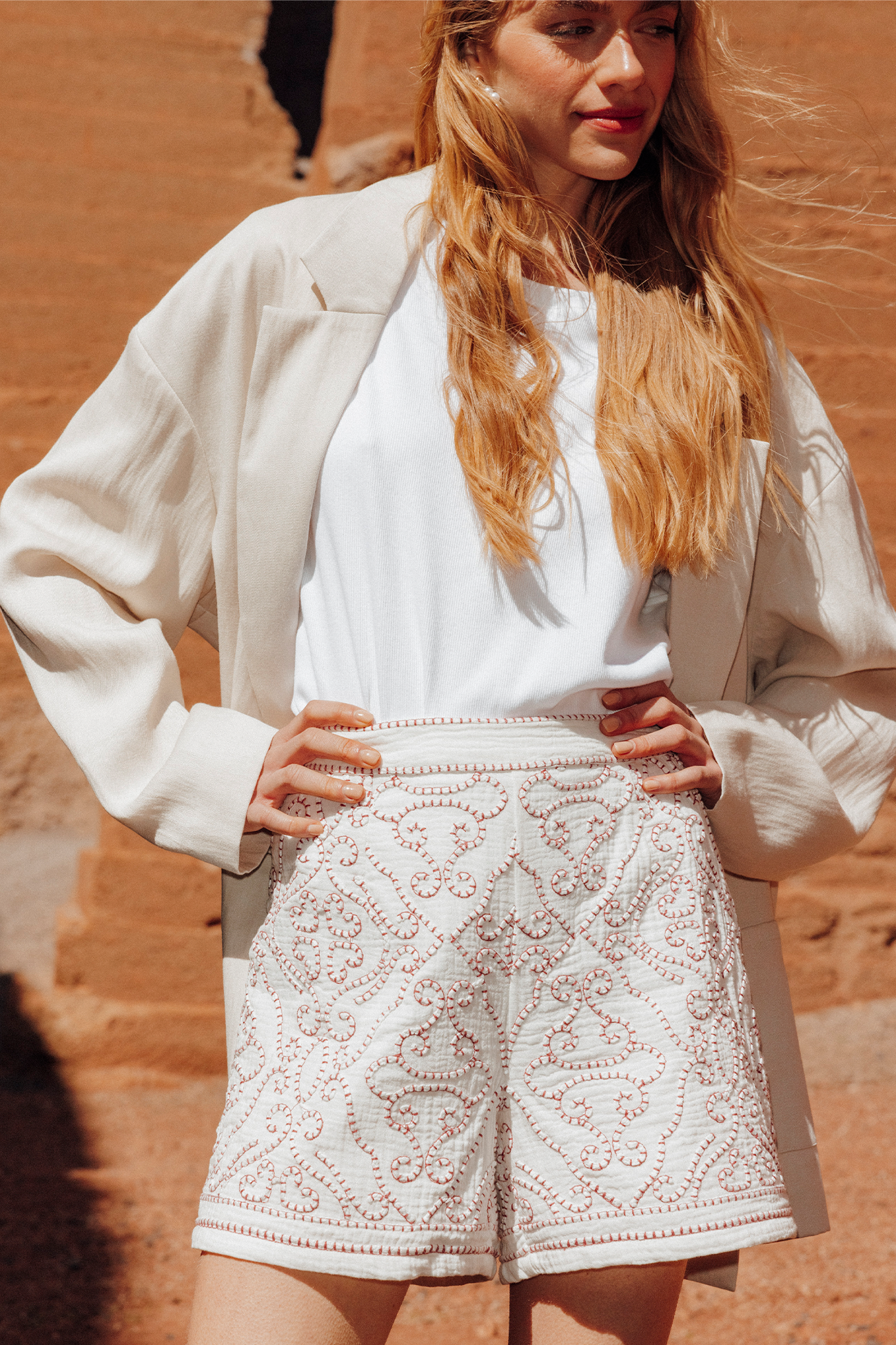 Short brodé reliefé Femme