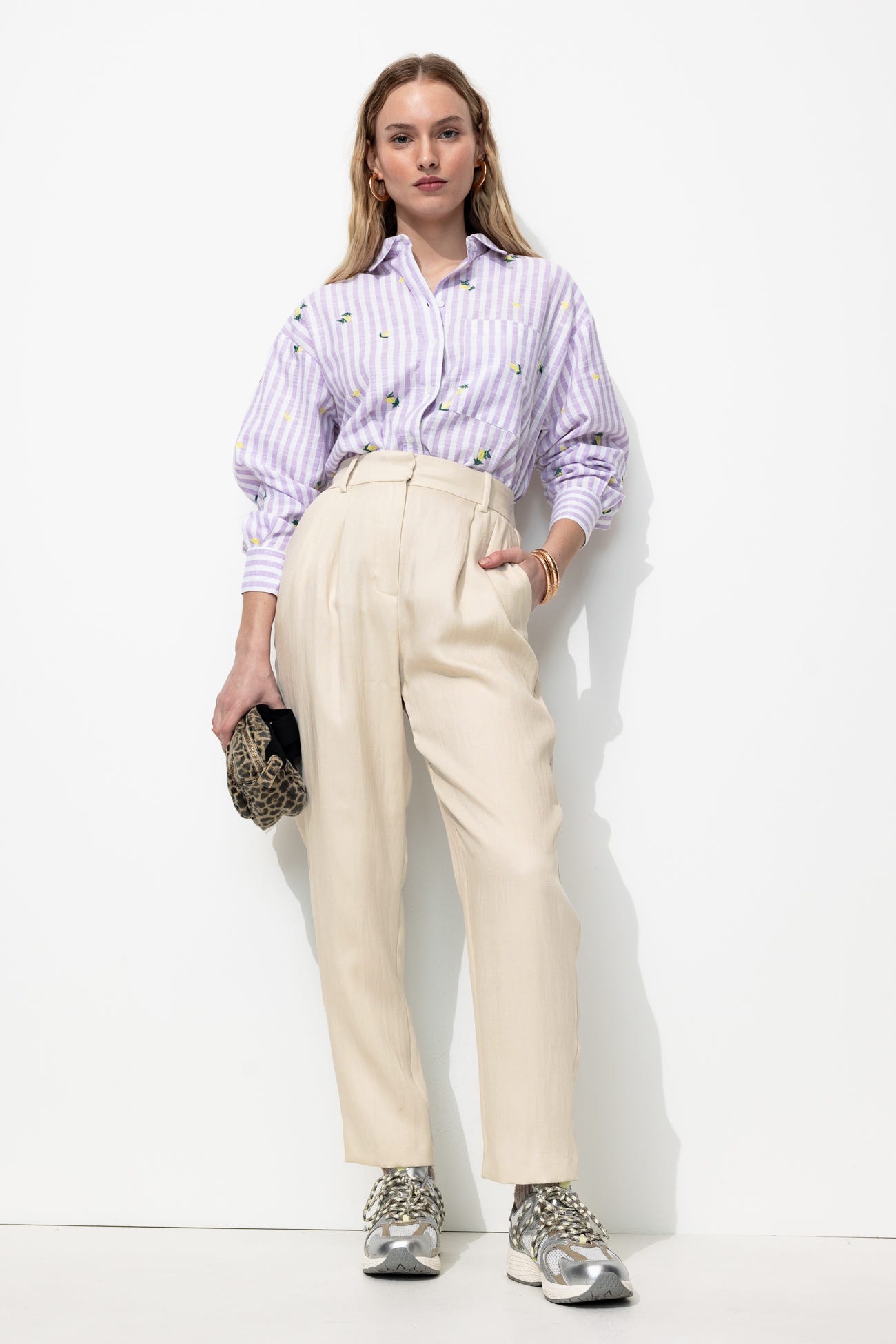 Pantalon à pinces taille haute