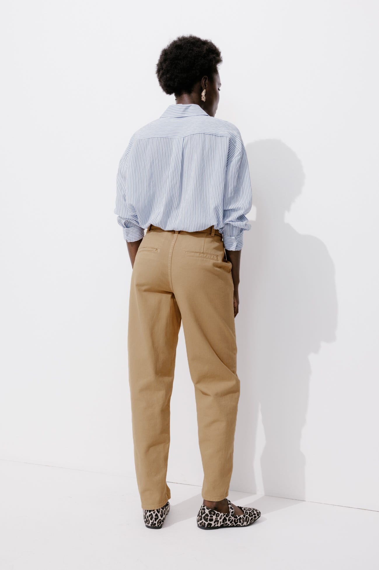 Hose mit englischer Stickerei