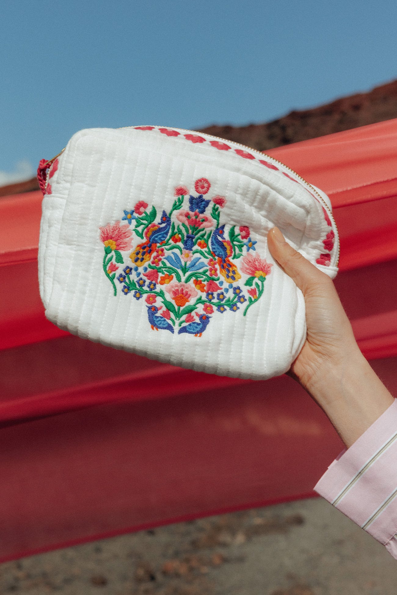 Trousse brodée Laura Gulshani