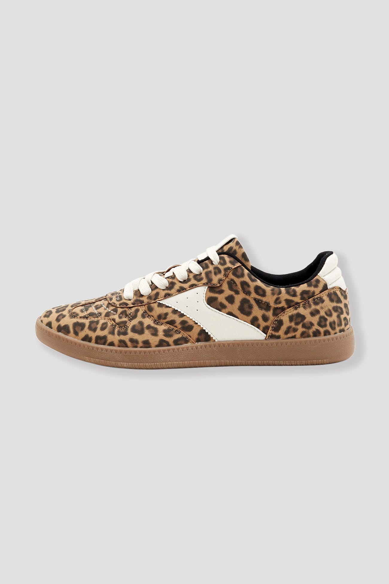 Buty sportowe w panterkę