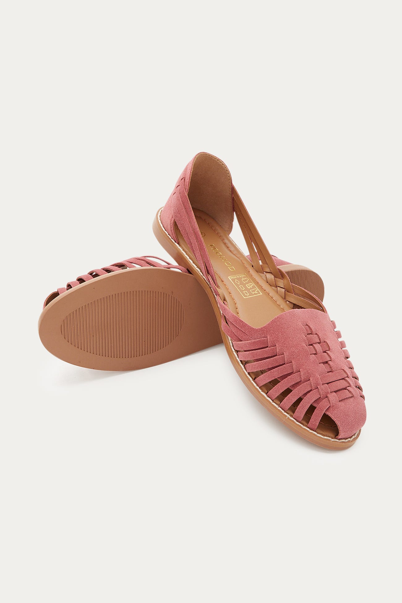 Flat leather sandals