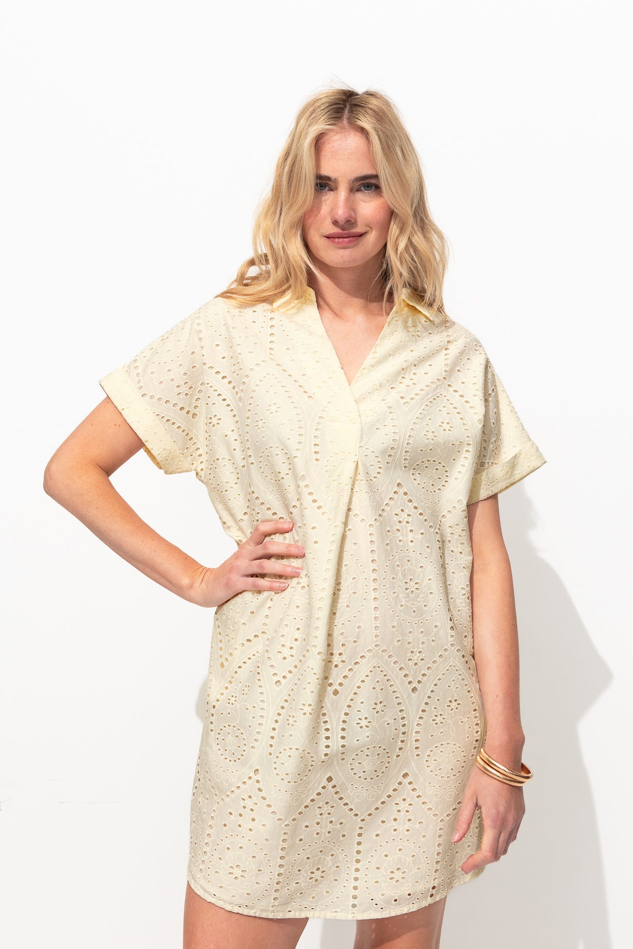 Robe courte broderie anglaise