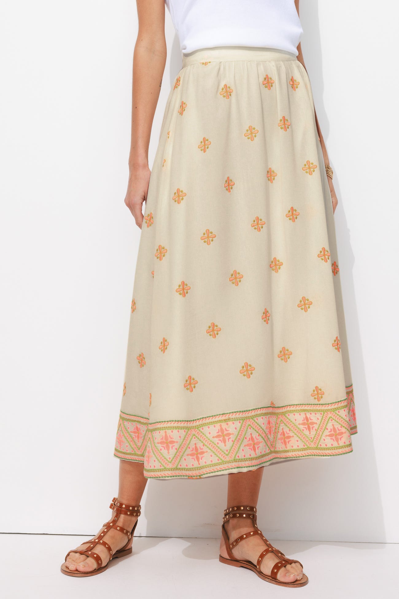 Jupe midi broderies fluo