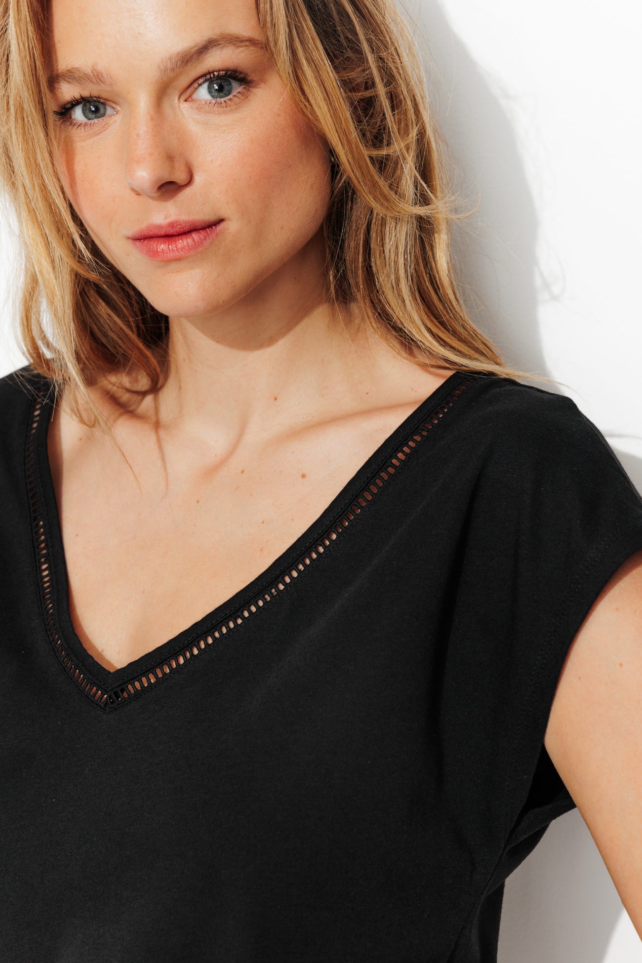 T-shirt col V uni Femme