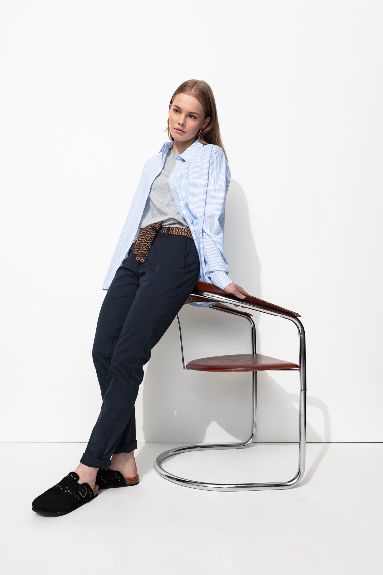 Pantaloni chino con cintura