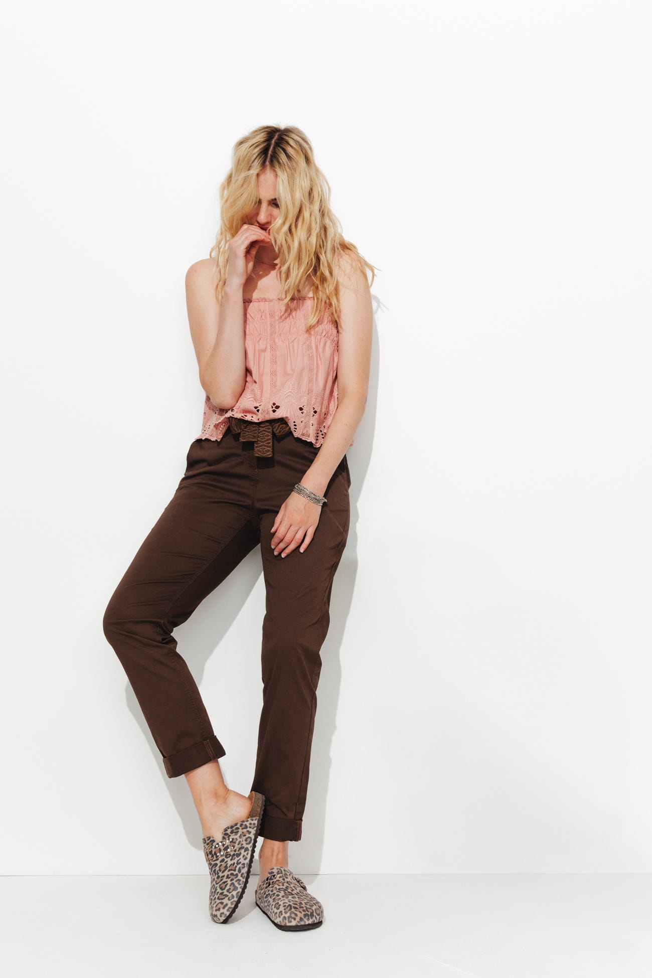 Pantalon chino ceinturé Femme