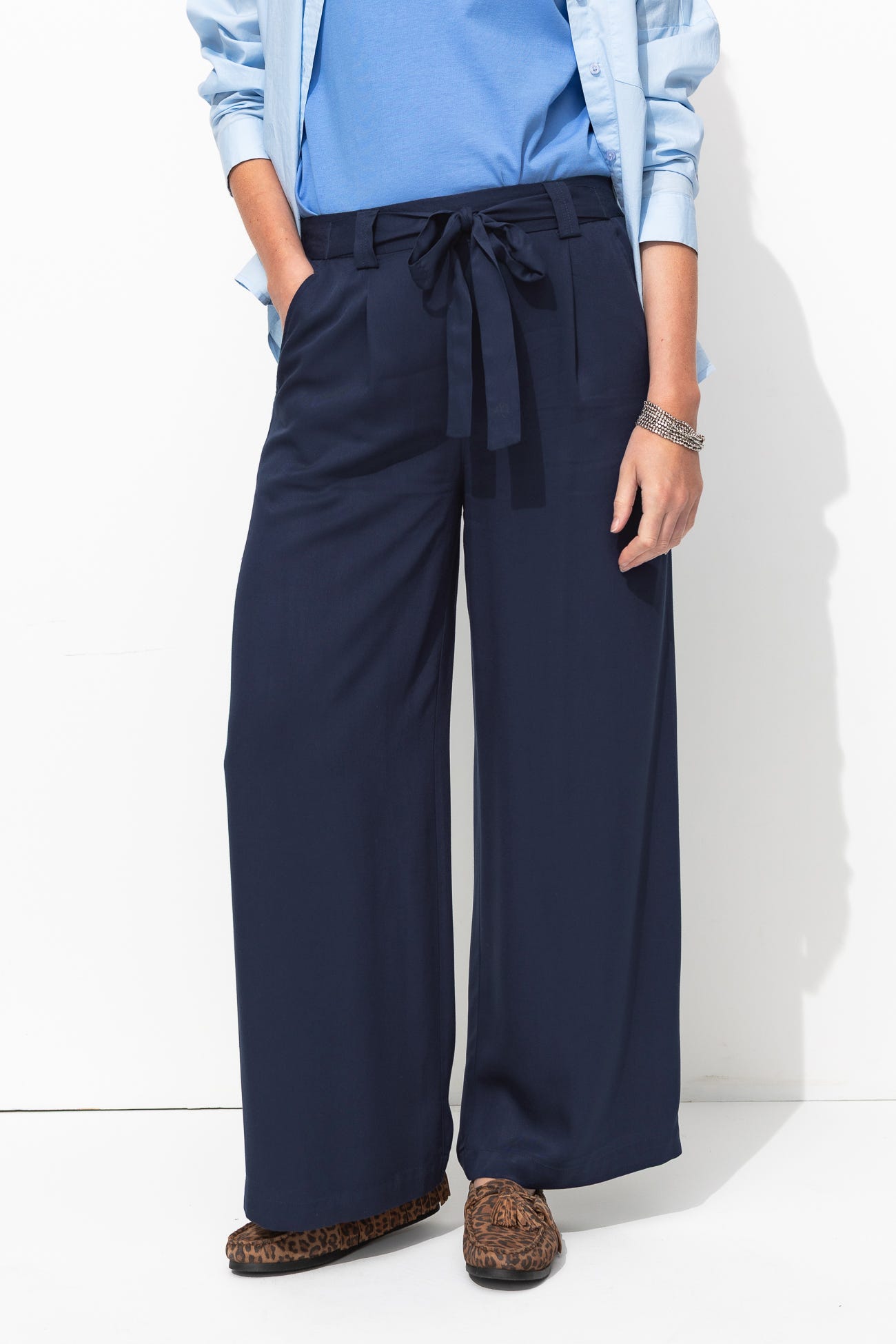 High-waist wideleg trousers