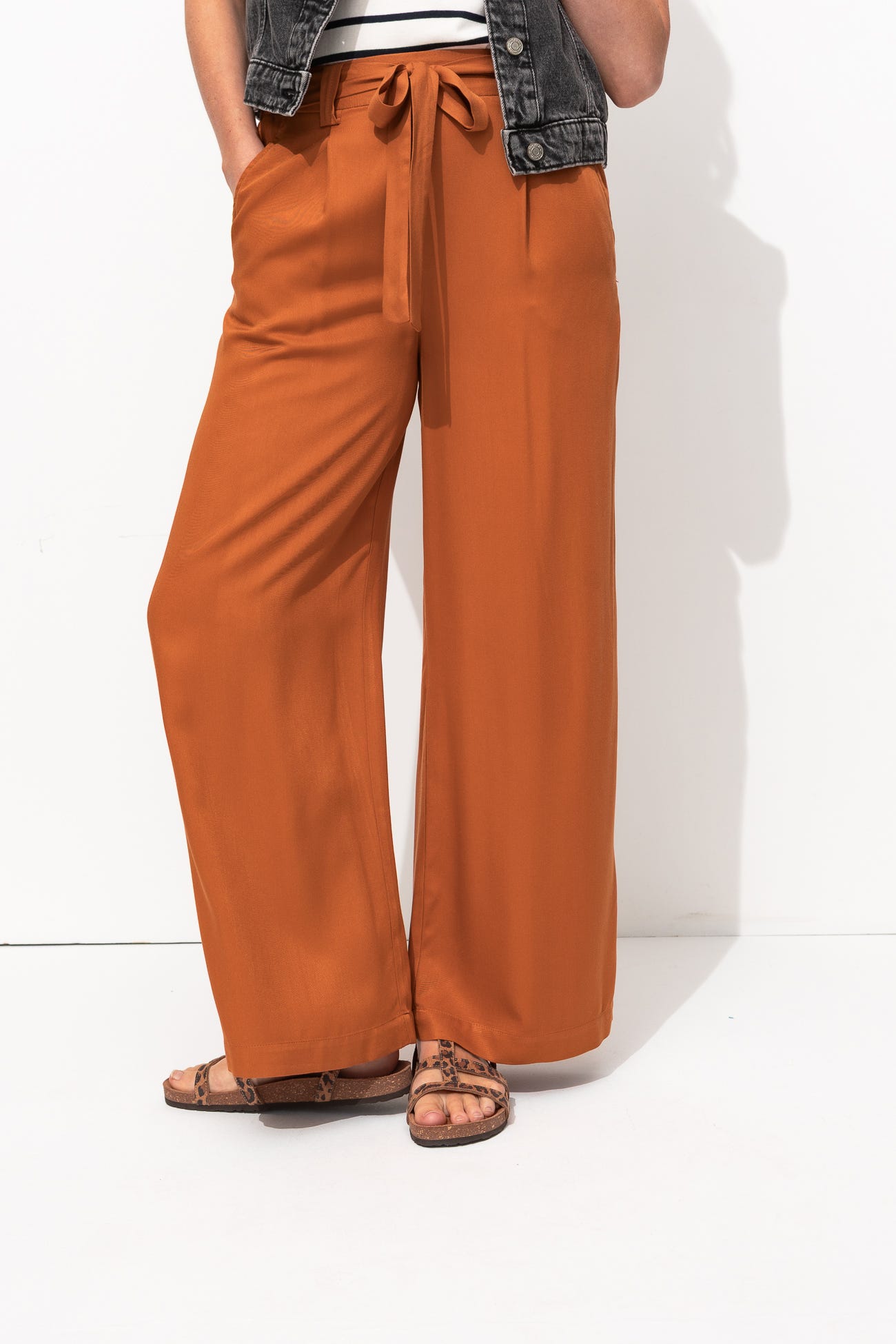 Pantalón ancho talle alto