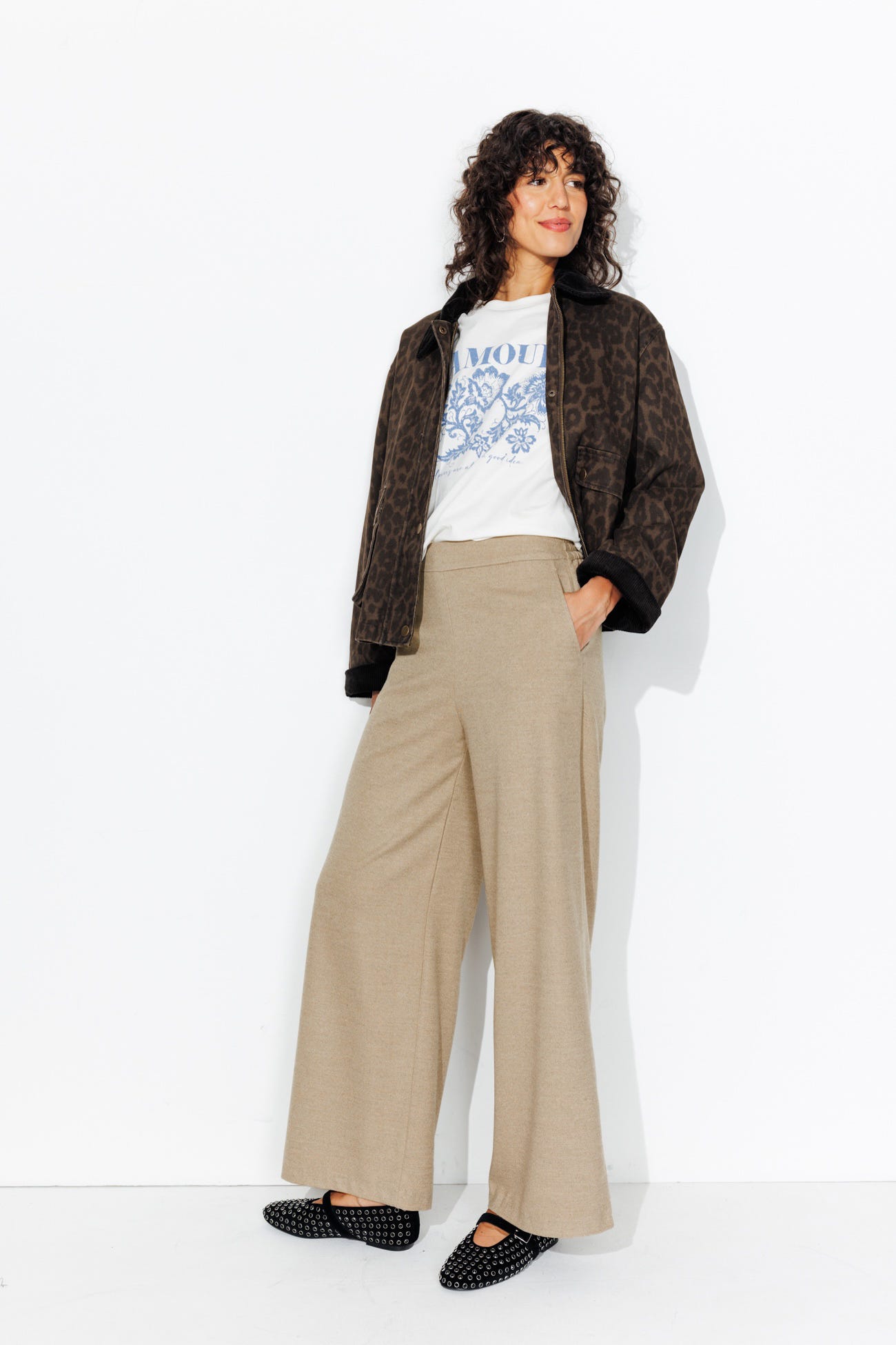 Pantalón ancho