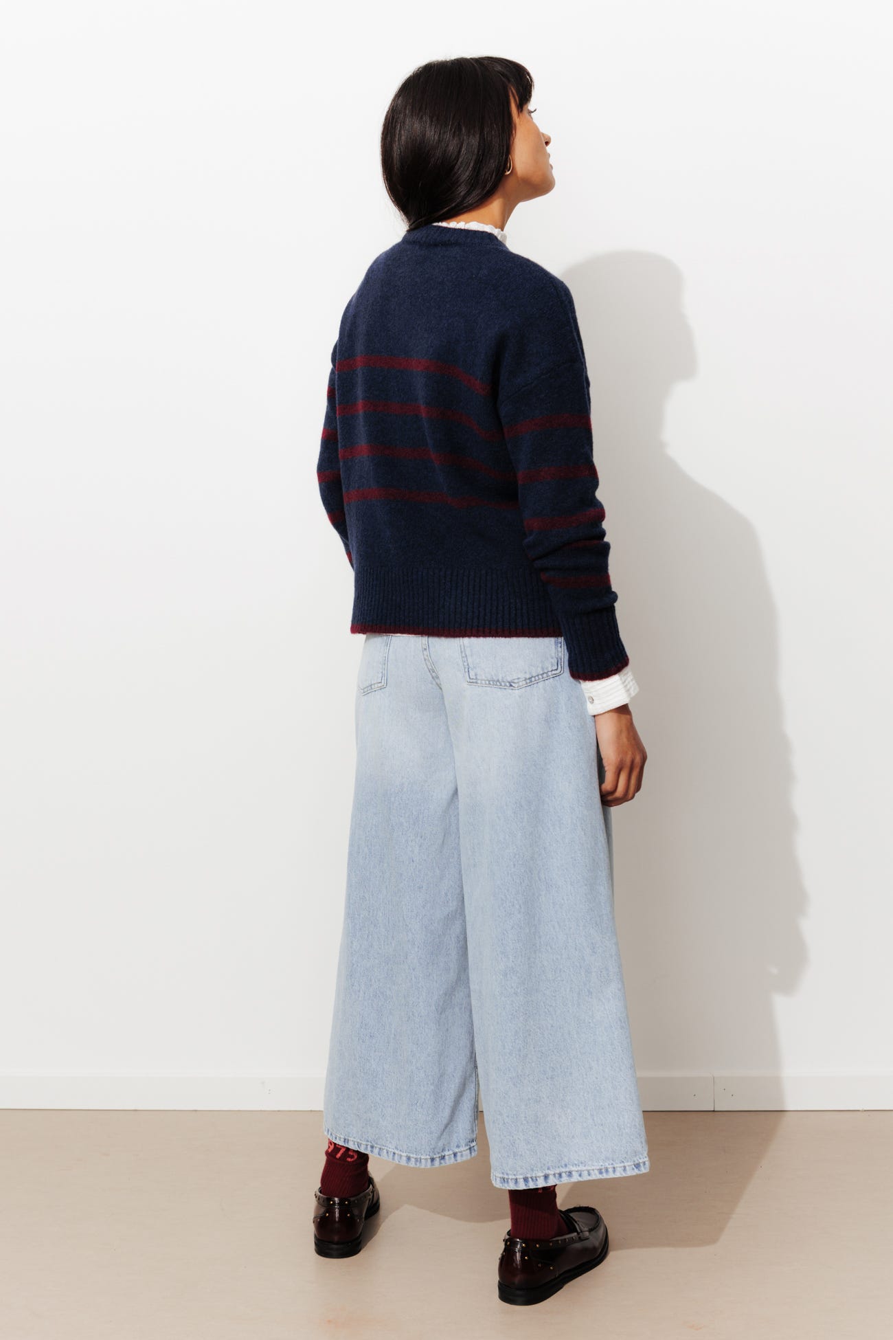 Short round-neck jumper