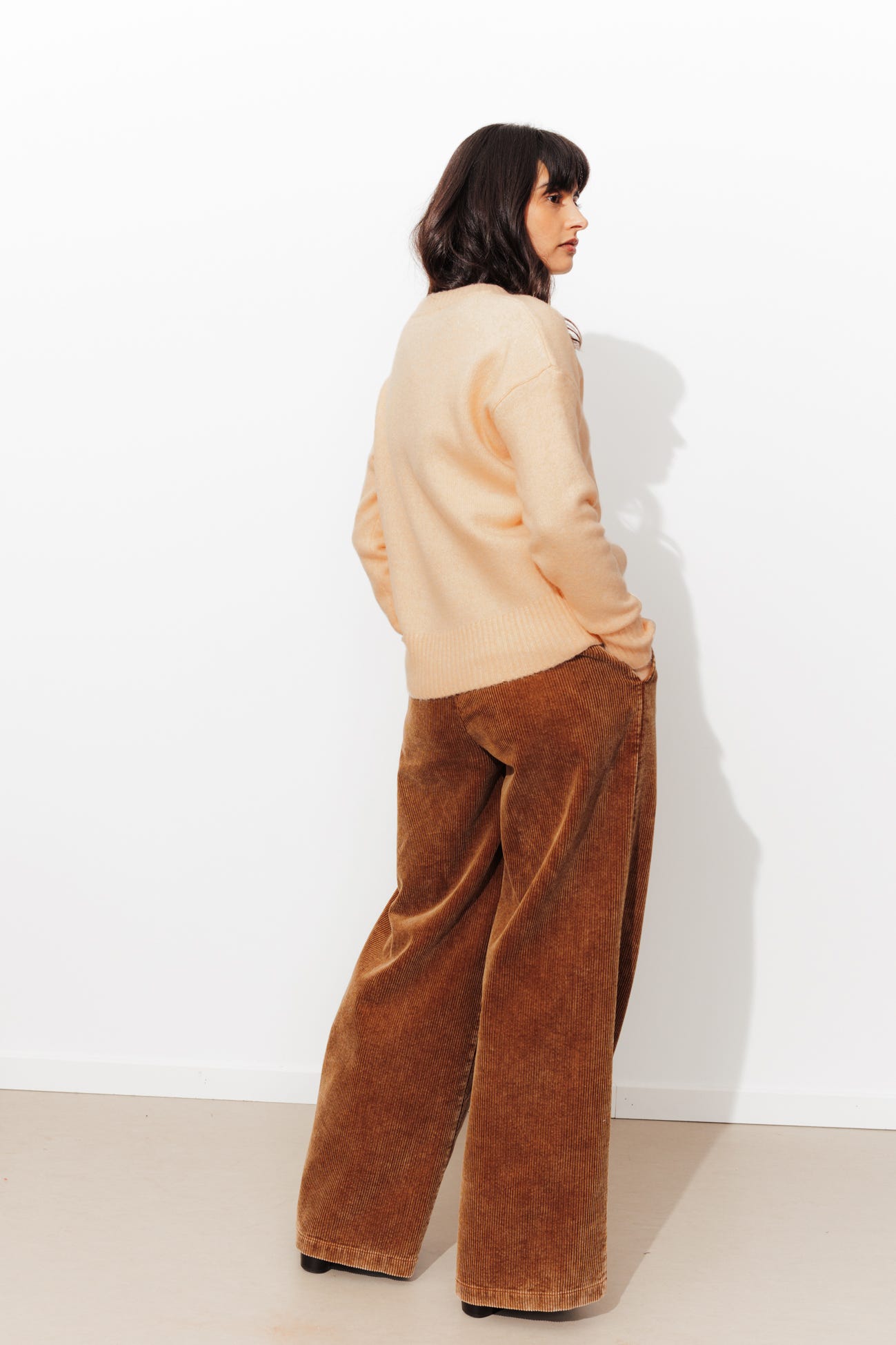 Short round-neck jumper